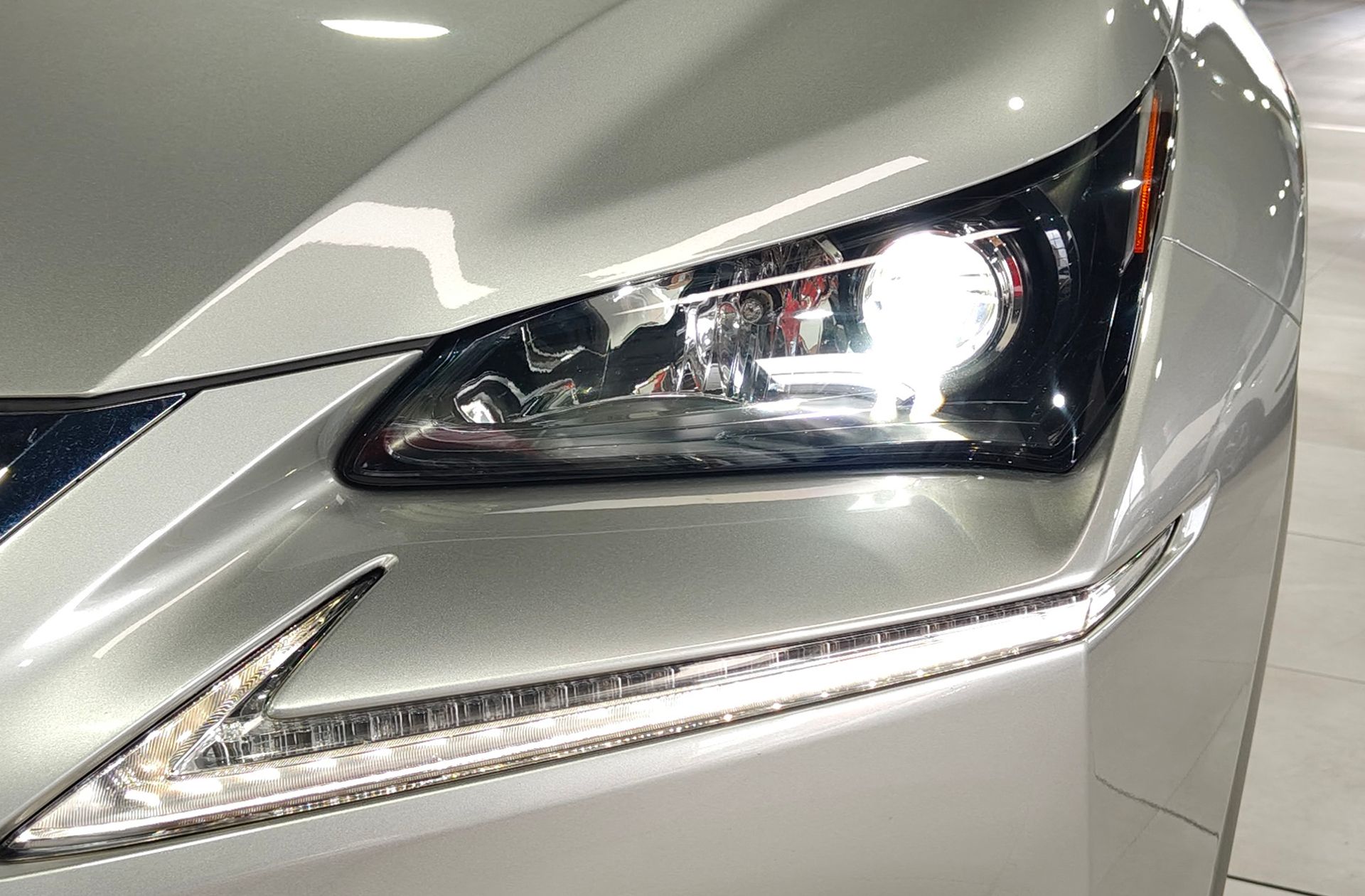 Lexus NX 300h Corporate 2WD - foto 12