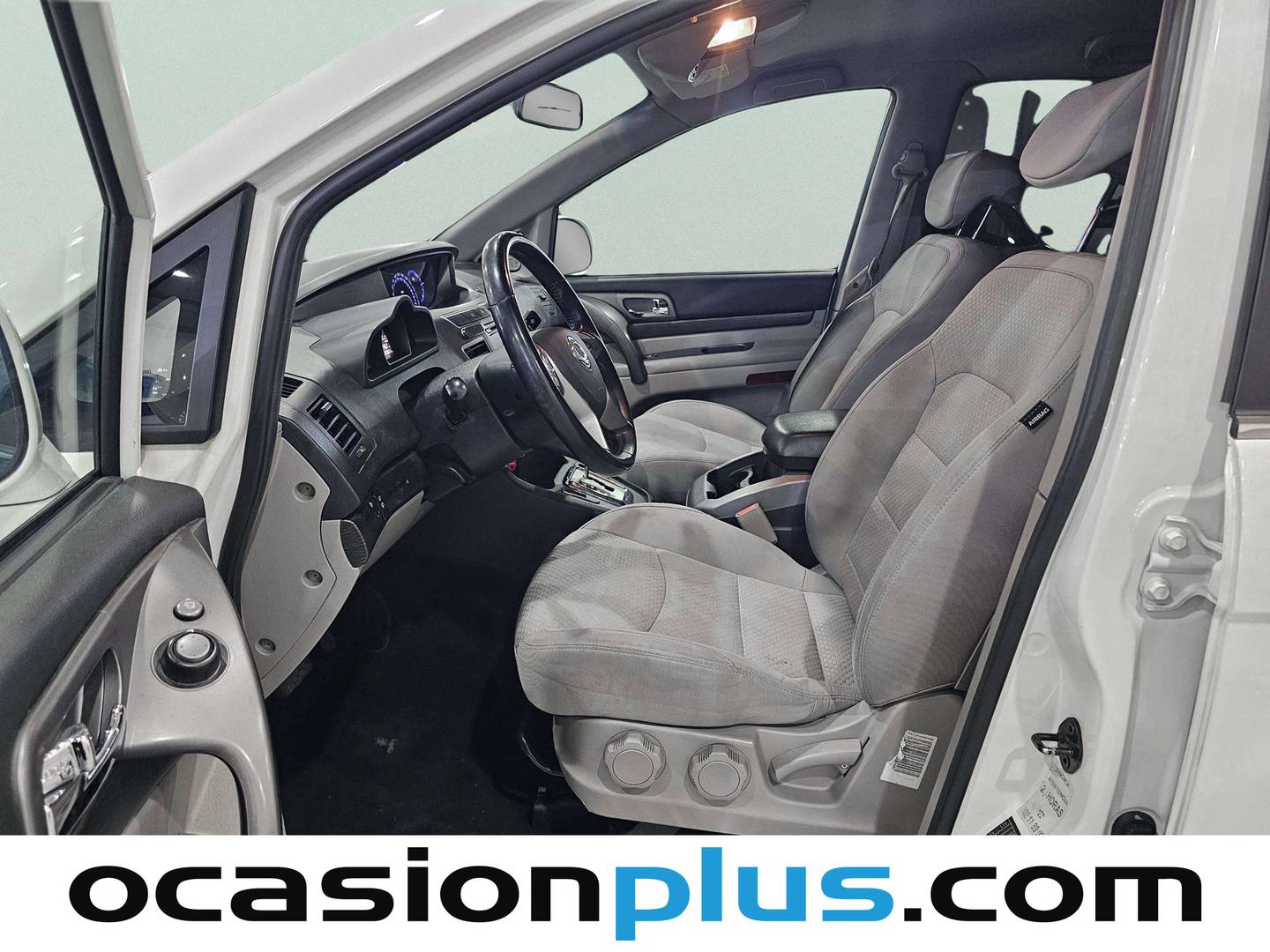 Foto asientos delanteros SsangYong Rodius SsangYong Rodius D22T Premium Auto (178 CV) 7 PLAZAS