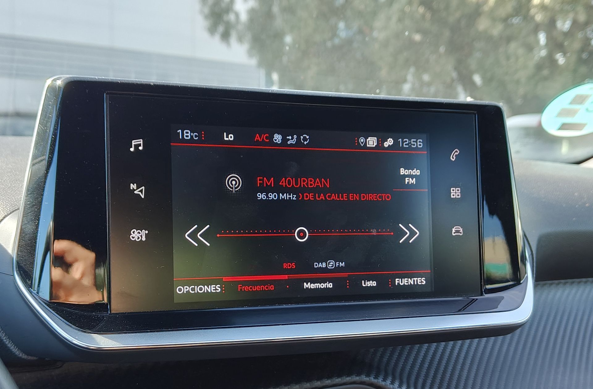 Peugeot 2008 PureTech 100 Allure - foto 33