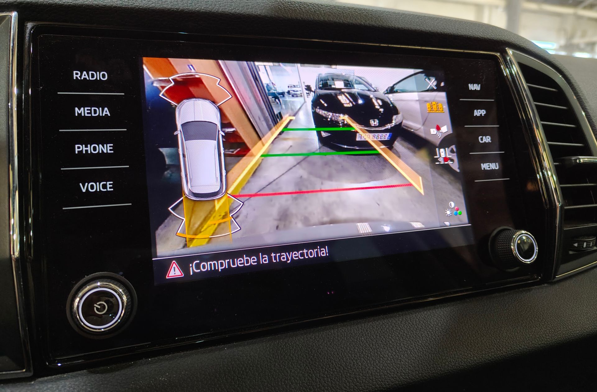 Škoda Karoq 1.5 TSI ACT Design DSG - foto 11