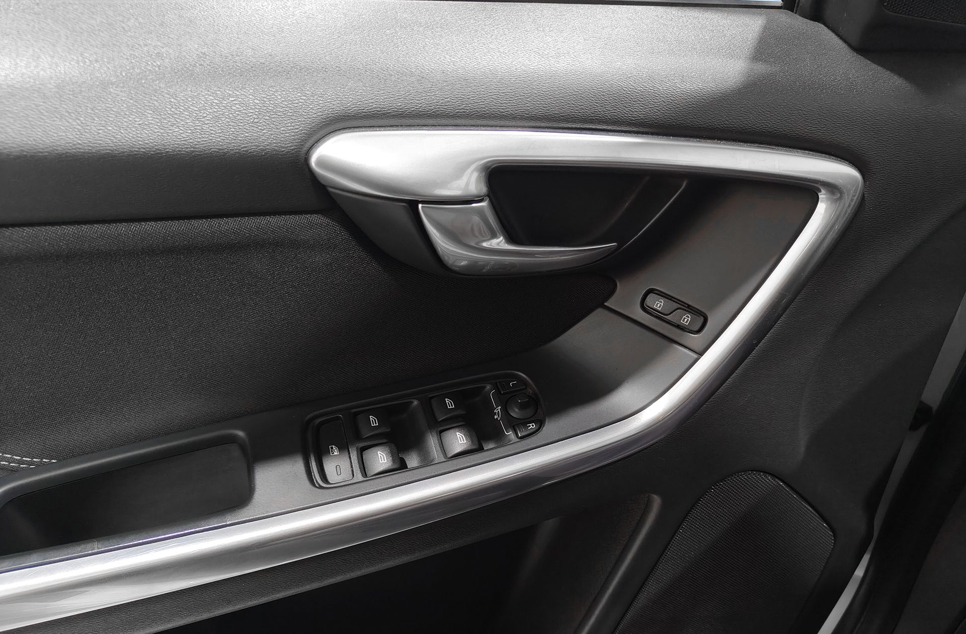 Volvo XC60 D3 Kinetic - foto 34