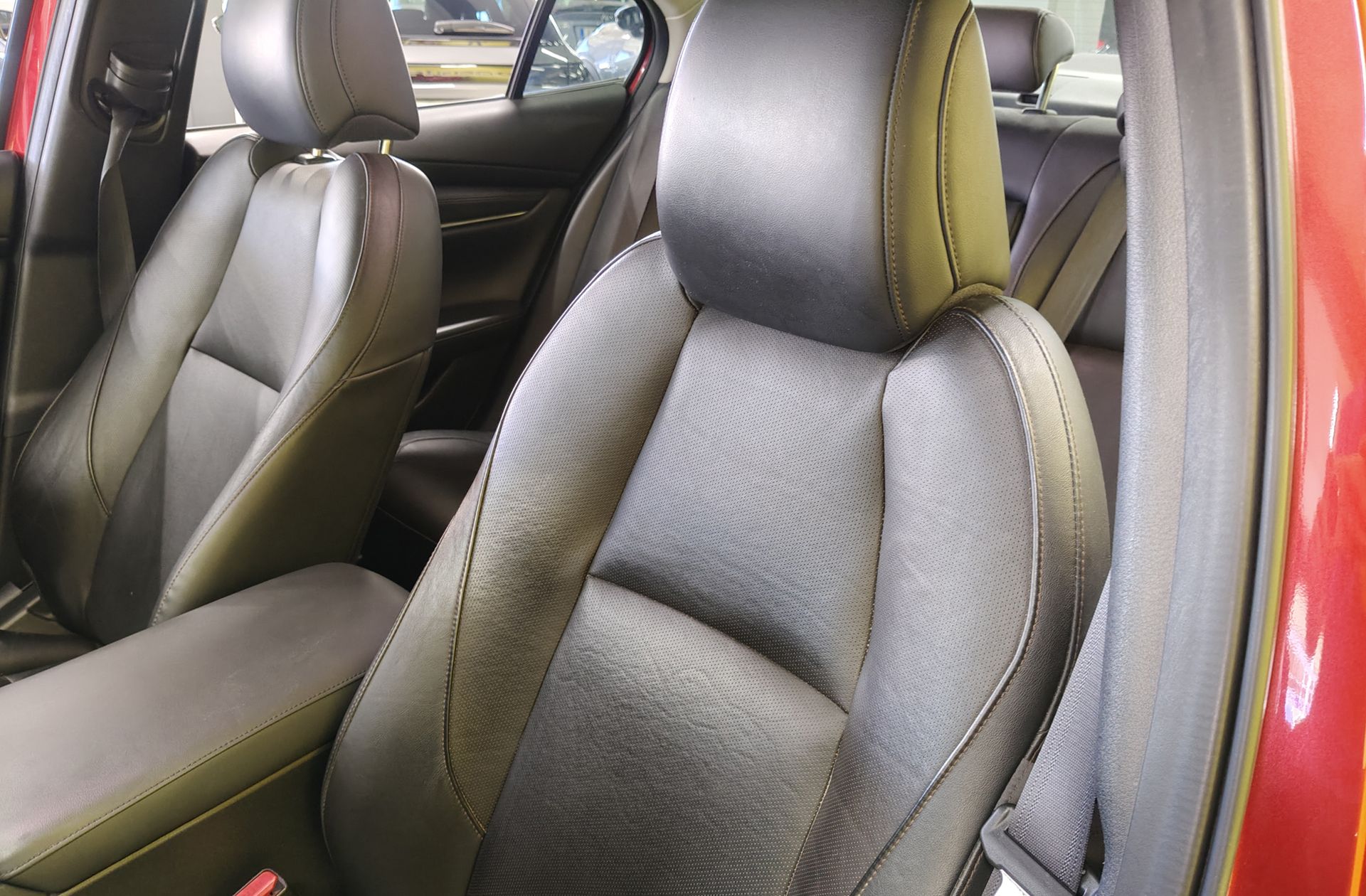 Mazda Mazda3 2.0 Sedan Skyactiv-X Zenith Safety Black - foto 14