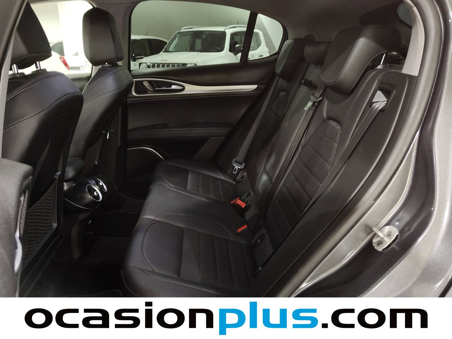 Foto asientos traseros Alfa Romeo Stelvio Alfa Romeo Stelvio 2.0 Gasolina Sprint+ Q4 (200 CV)