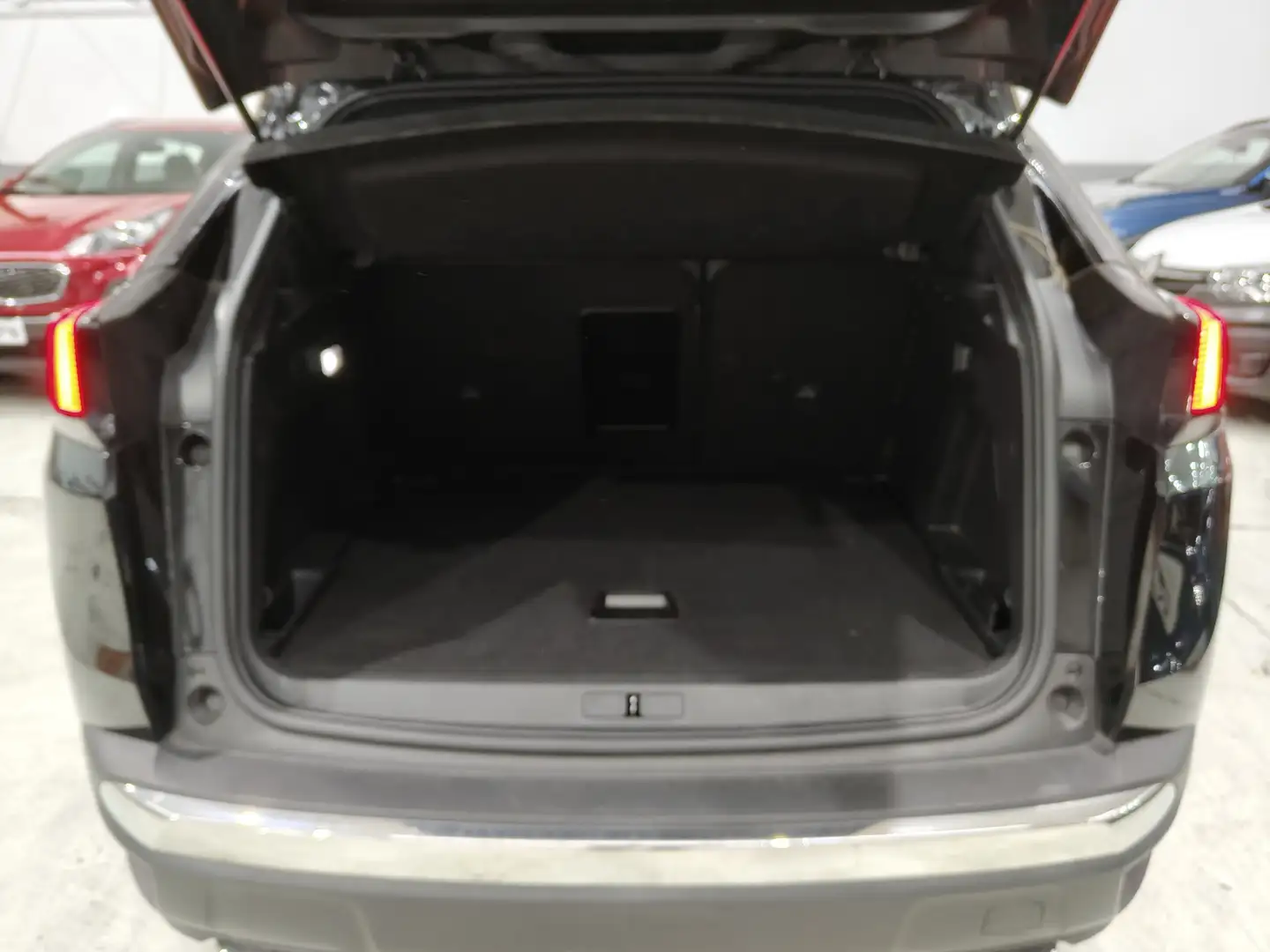 Foto Peugeot 3008 Peugeot 3008 BlueHDI 130 S&S GT Line EAT8 (130 CV)