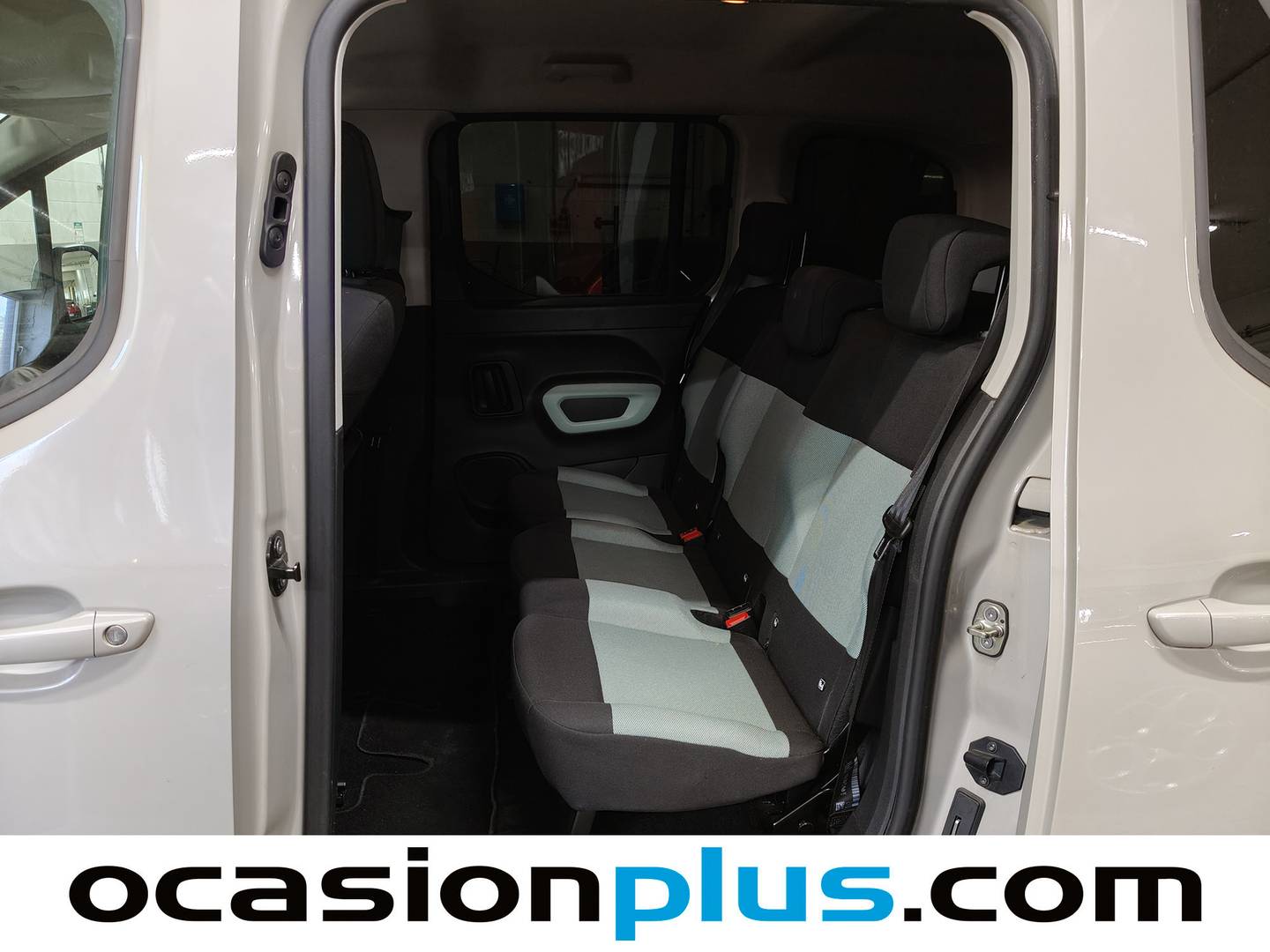 Foto asientos traseros Citroën Berlingo Citroën Berlingo BlueHDi 100 S&S Talla M Shine (102 CV)