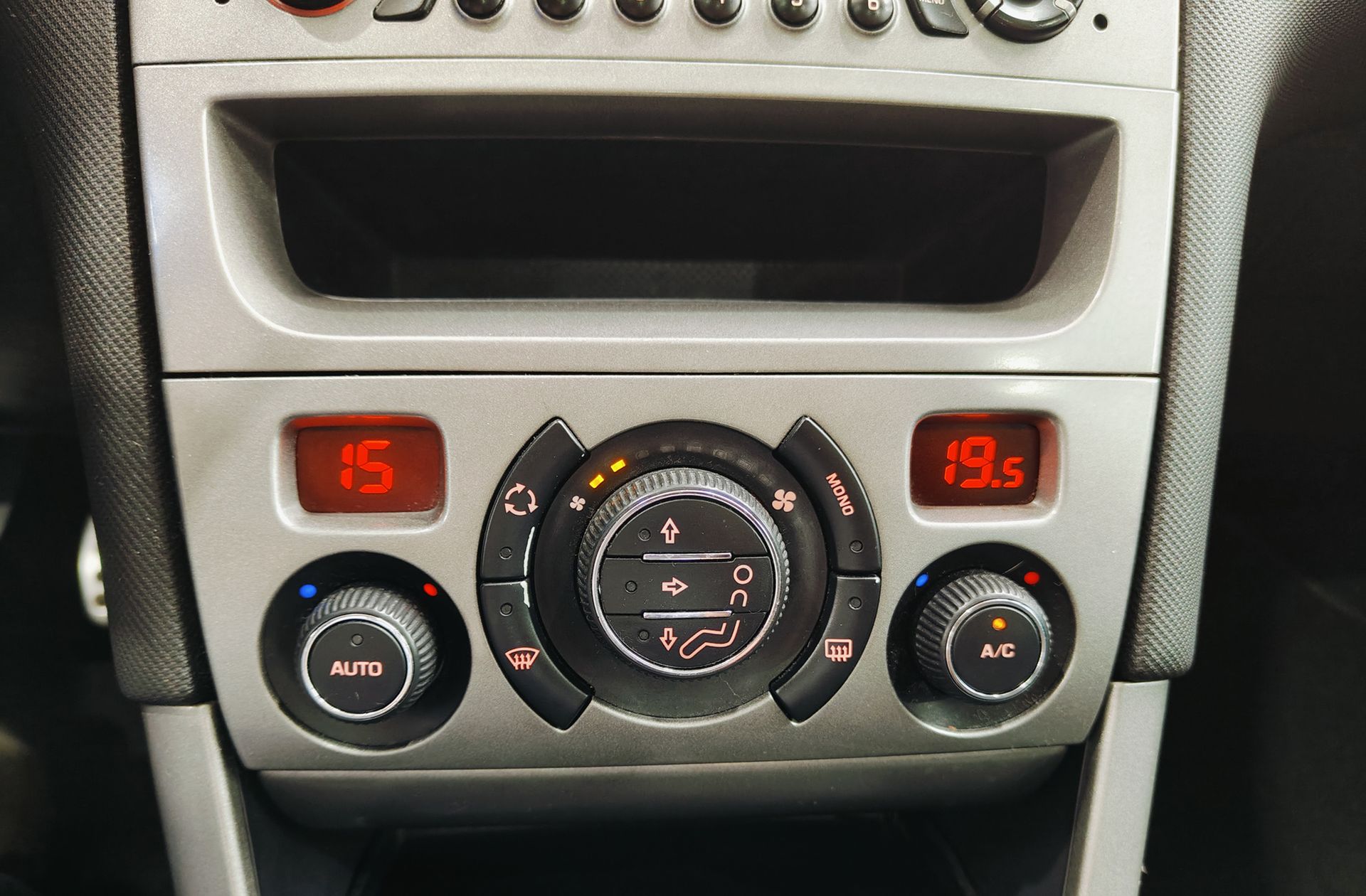 Peugeot 308 SW 1.6 VTi Sportium - foto 23