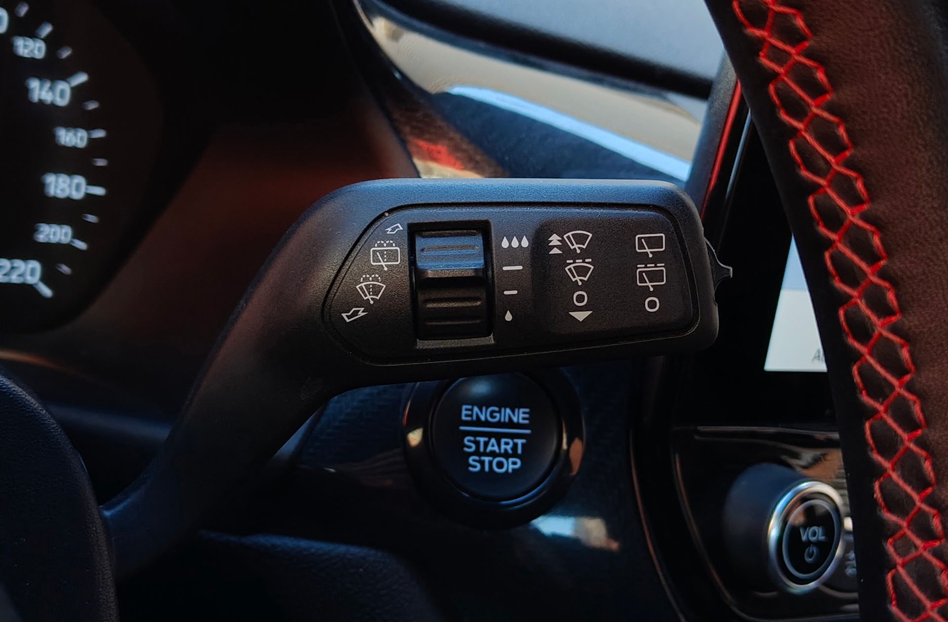 Ford Fiesta 1.0 EcoBoost MHEV ST-Line - foto 28