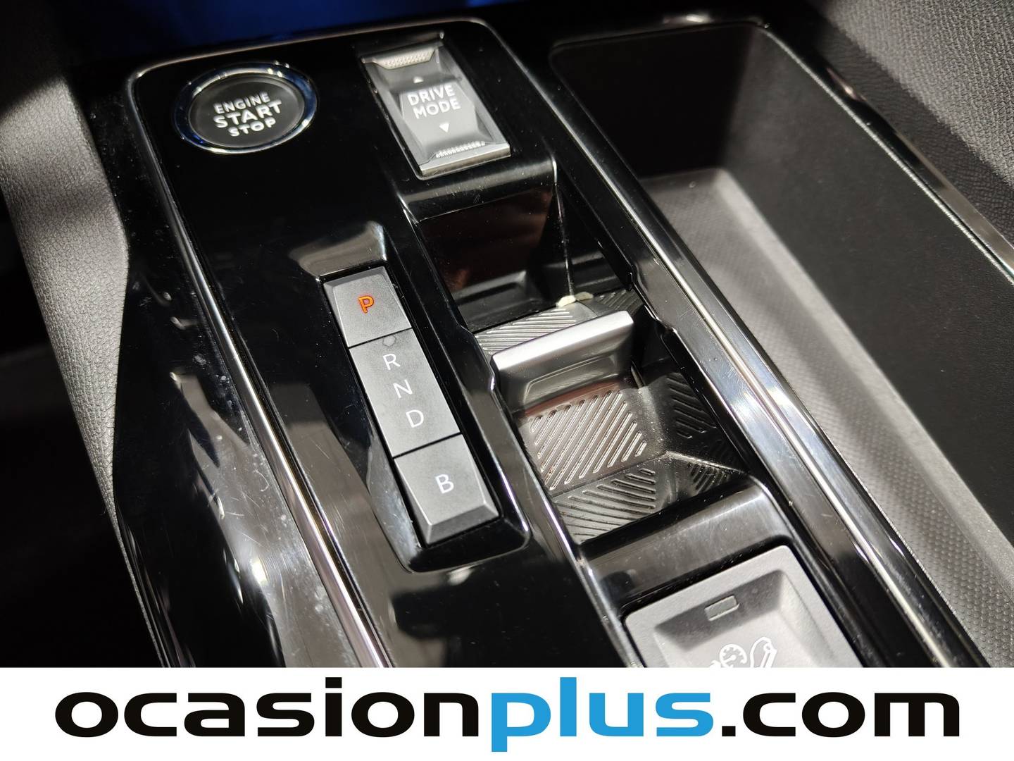 Foto Peugeot 3008 Hybrid Peugeot 3008 Hybrid 300 Allure Pack e-EAT8 (300 CV)