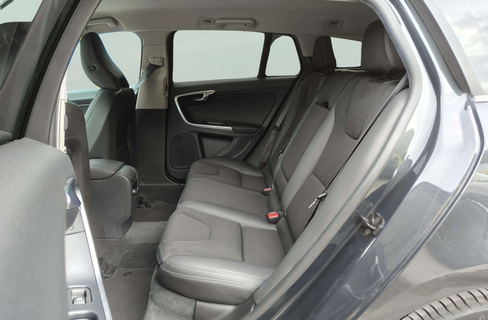 Volvo V60 1.6 DRIVe Momentum - foto 11