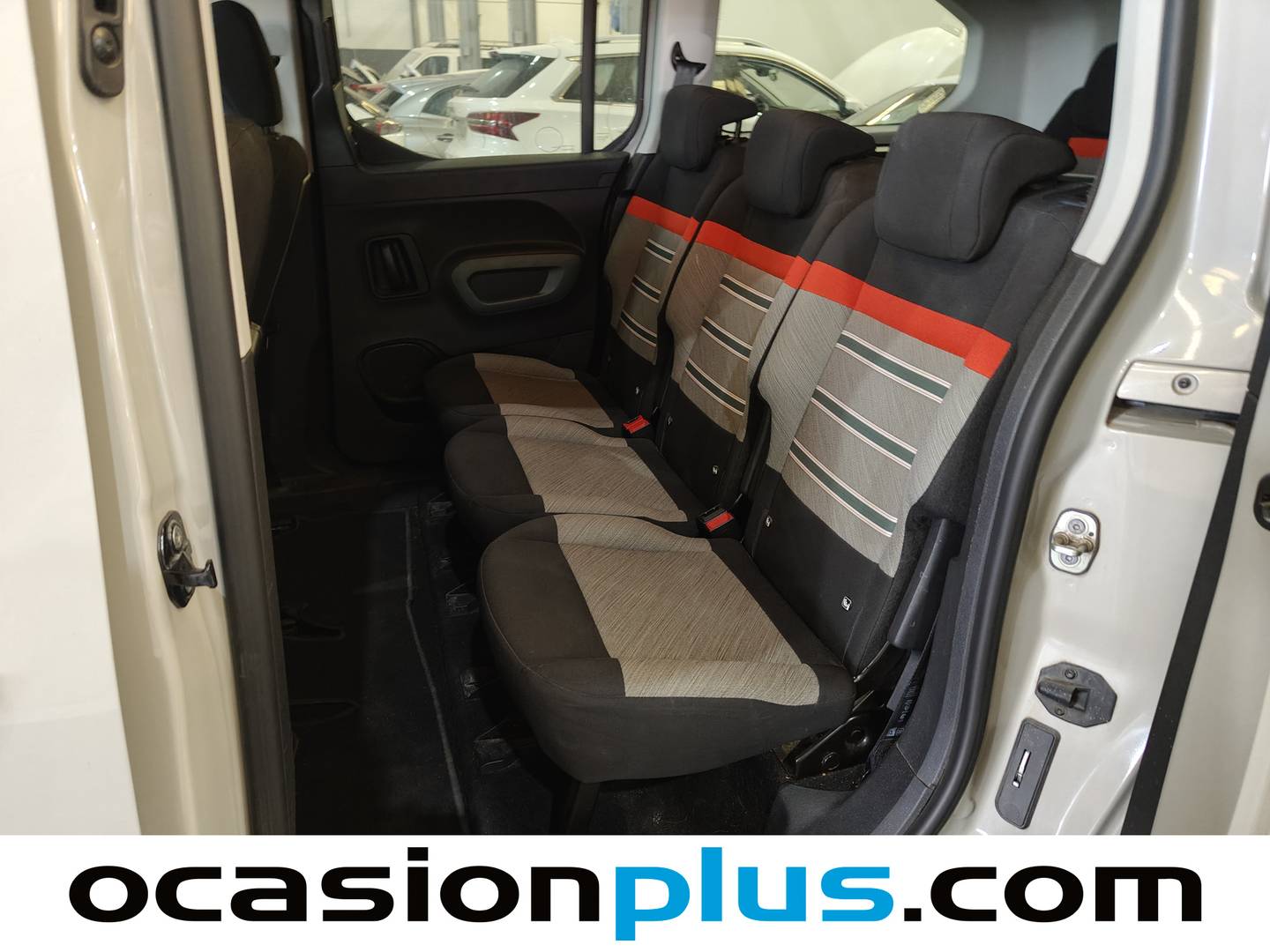 Foto asientos traseros Citroën Berlingo Citroën Berlingo BlueHDi 130 S&S Talla XL Shine (130 CV) 7 Plazas