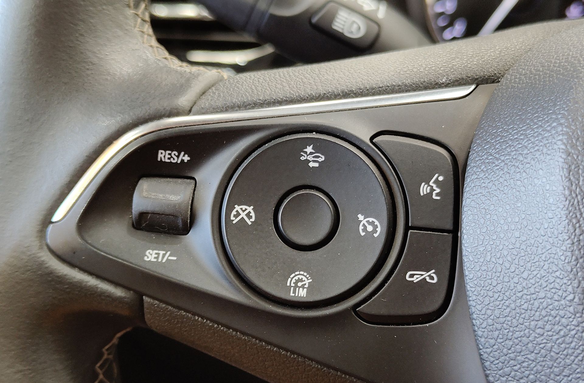 Opel Insignia GS 1.5 Turbo XFT Innovation - foto 28
