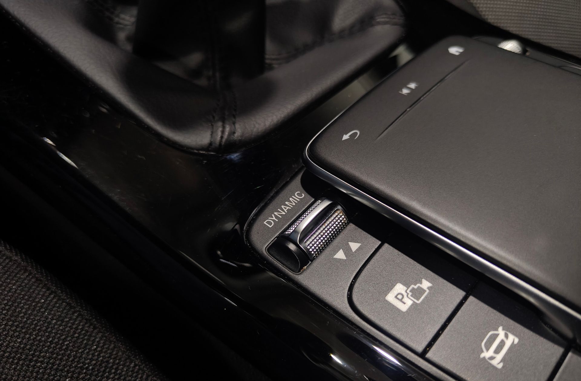 Mercedes-Benz CLA Shooting Brake 180 - foto 12