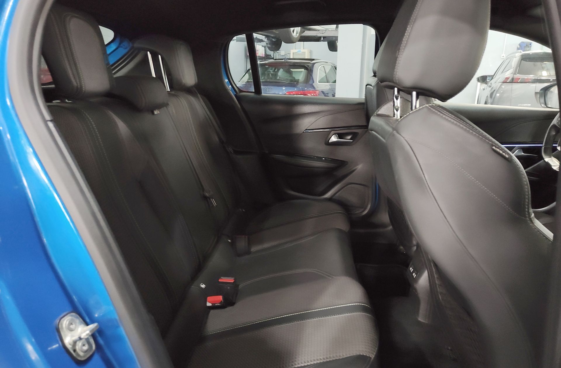 Peugeot 208 PureTech 100 GT - foto 19