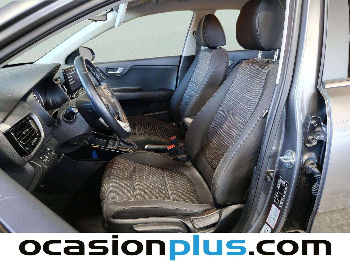 Foto asientos delanteros KIA Stonic KIA Stonic 1.0 T-GDi MHEV Drive DCT (120 CV)