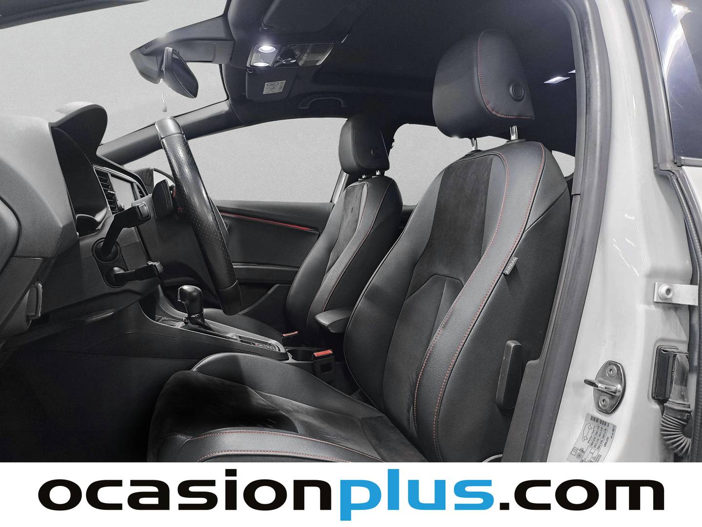 Foto asientos delanteros Seat León Seat León 1.5 TSI S&S FR Edition Plus DSG (150 CV)