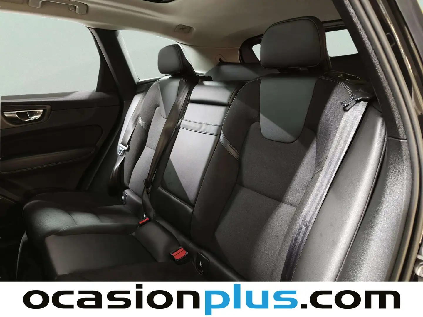 Foto Volvo XC60 Volvo XC60 2.0 T4 Momentum Auto (190 CV)