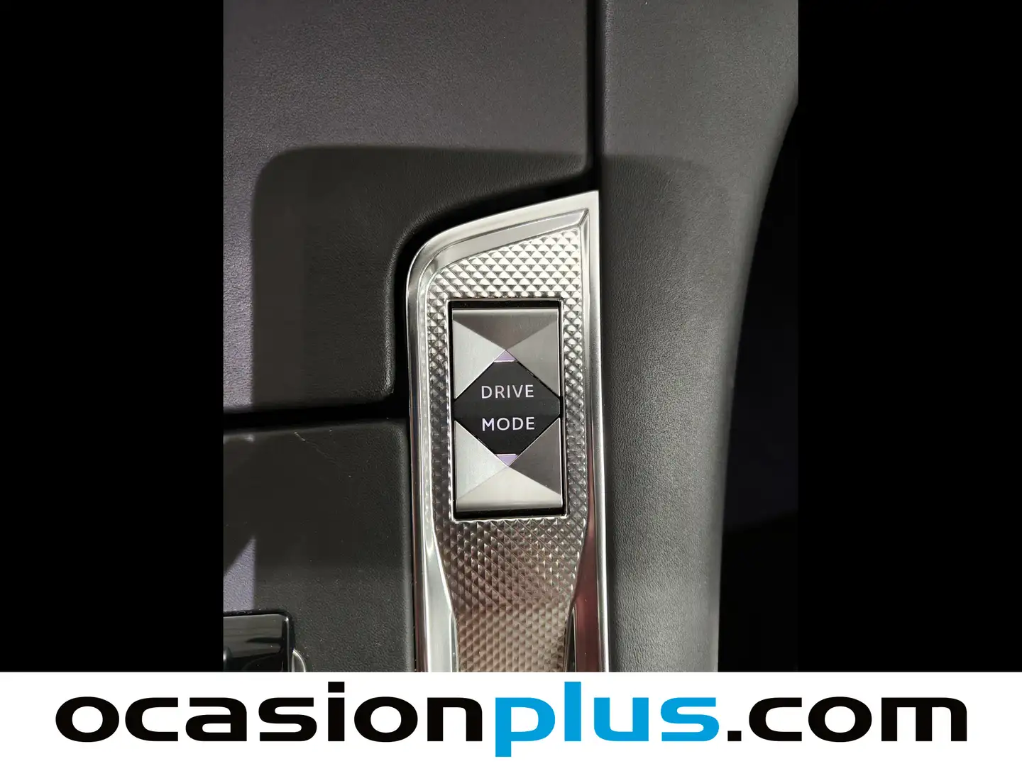 Foto DS DS 7 Crossback DS DS7 Crossback E-Tense 300 Ligne Noire 4WD Auto (300 CV)