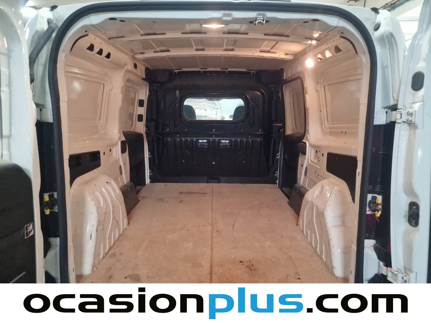 Foto Fiat Doblò Cargo Fiat Dobló Cargo 1.6 Multijet Base Maxi Carga Aumentada (105 CV)