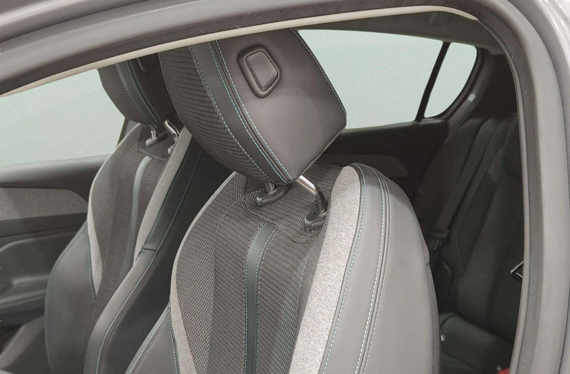 Peugeot 308 Allure Pack BlueHDi 130 EAT8 - foto 13