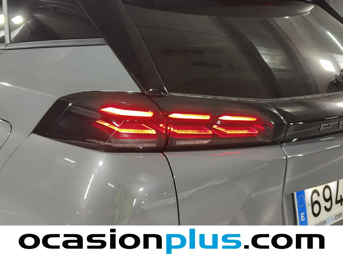 Foto Peugeot 2008 Peugeot 2008 Allure Hybrid eDCS6 (136 CV)