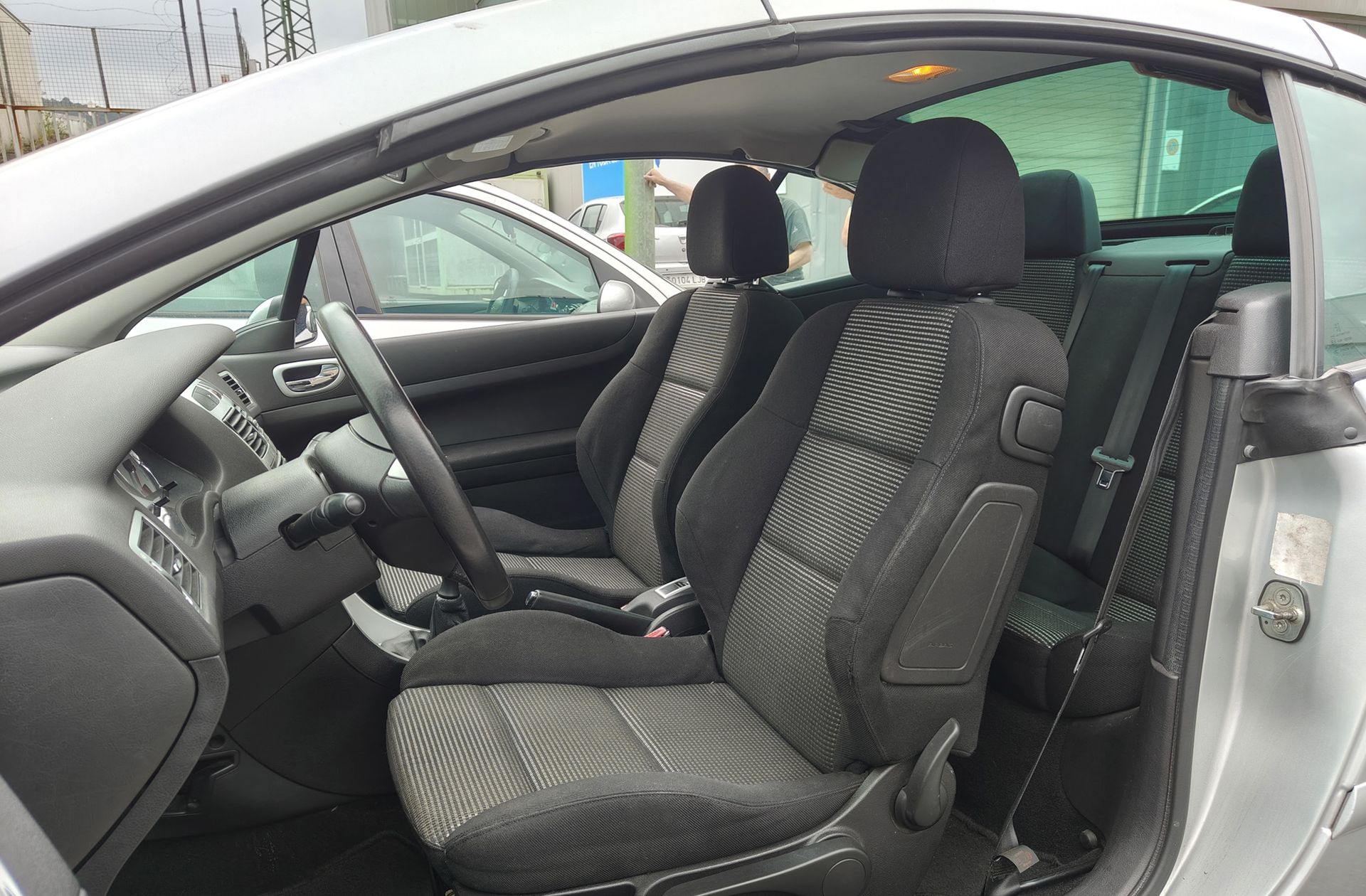 Peugeot 307 CC CC 2.0 16v Cabrio - foto 12