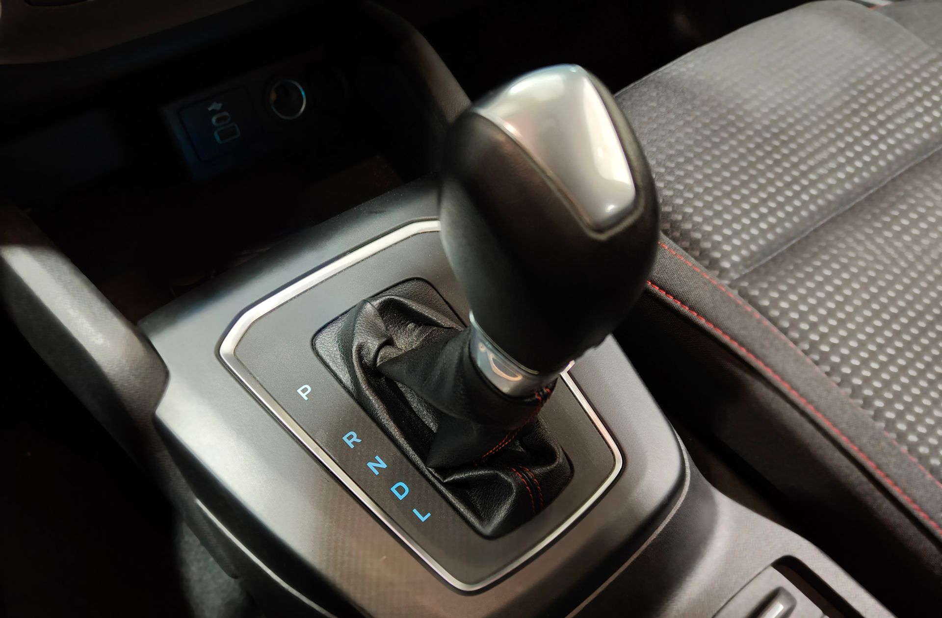 Ford Focus SportBreak 1.0 EcoBoost MHEV ST-Line - foto 6
