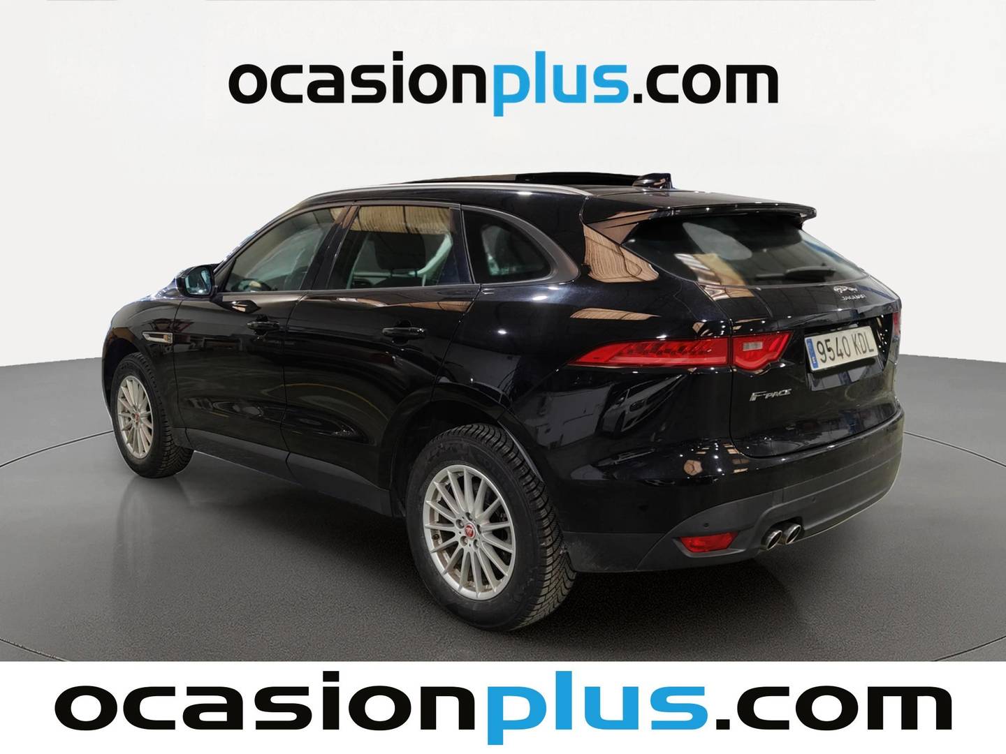 Foto Jaguar F-Pace Jaguar F-PACE 2.0L i4D Pure AWD (180 CV)