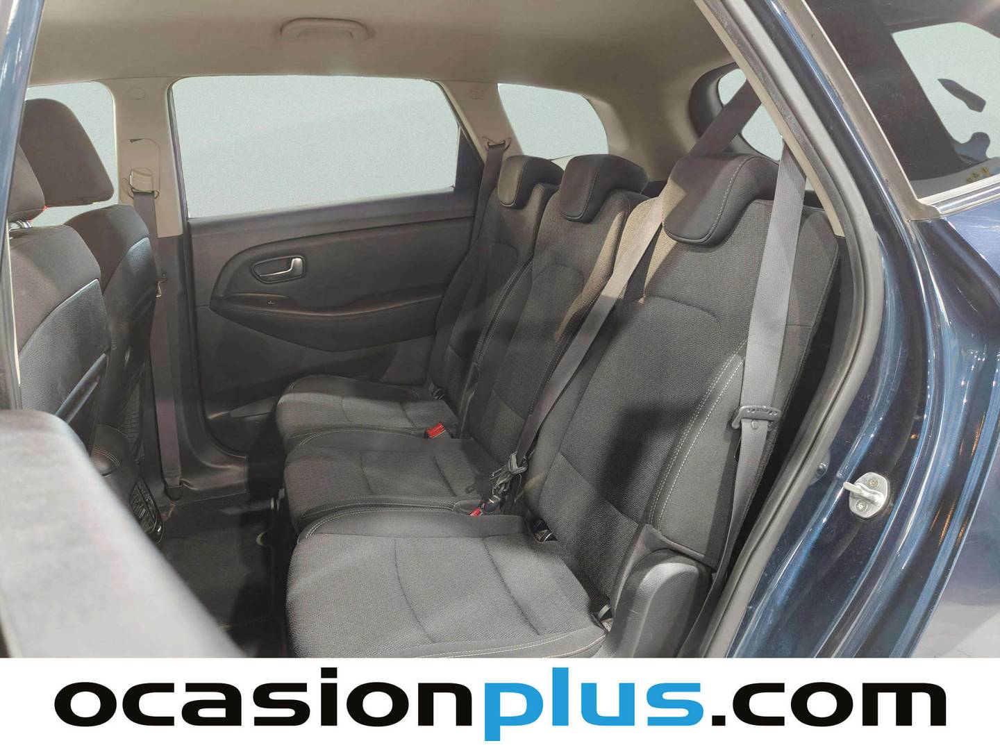Foto asientos traseros KIA Carens KIA Carens 1.6 GDi Drive (135 CV)