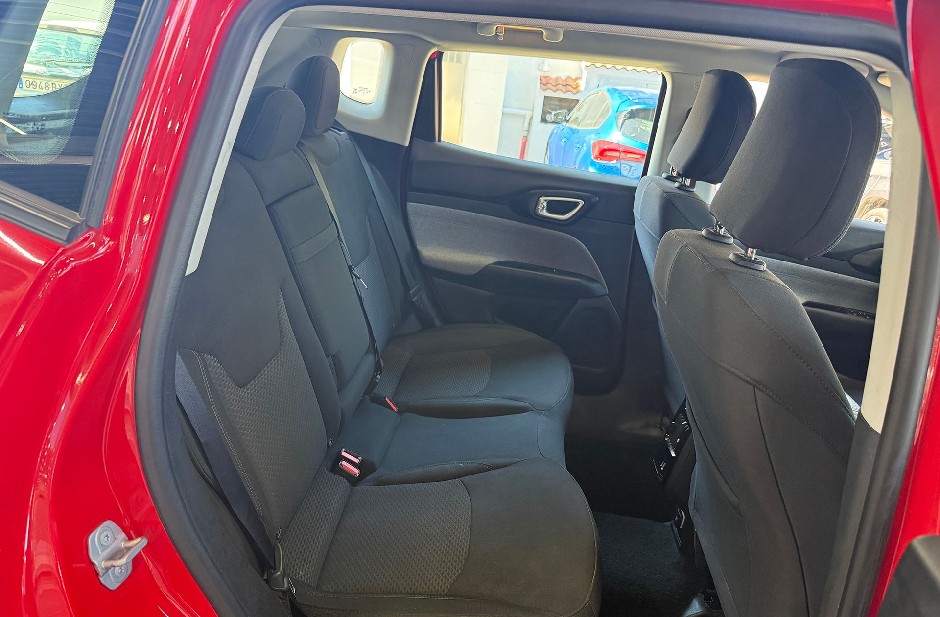 Jeep Compass eHybrid 1.5 MHEV Longitude DCT - foto 13