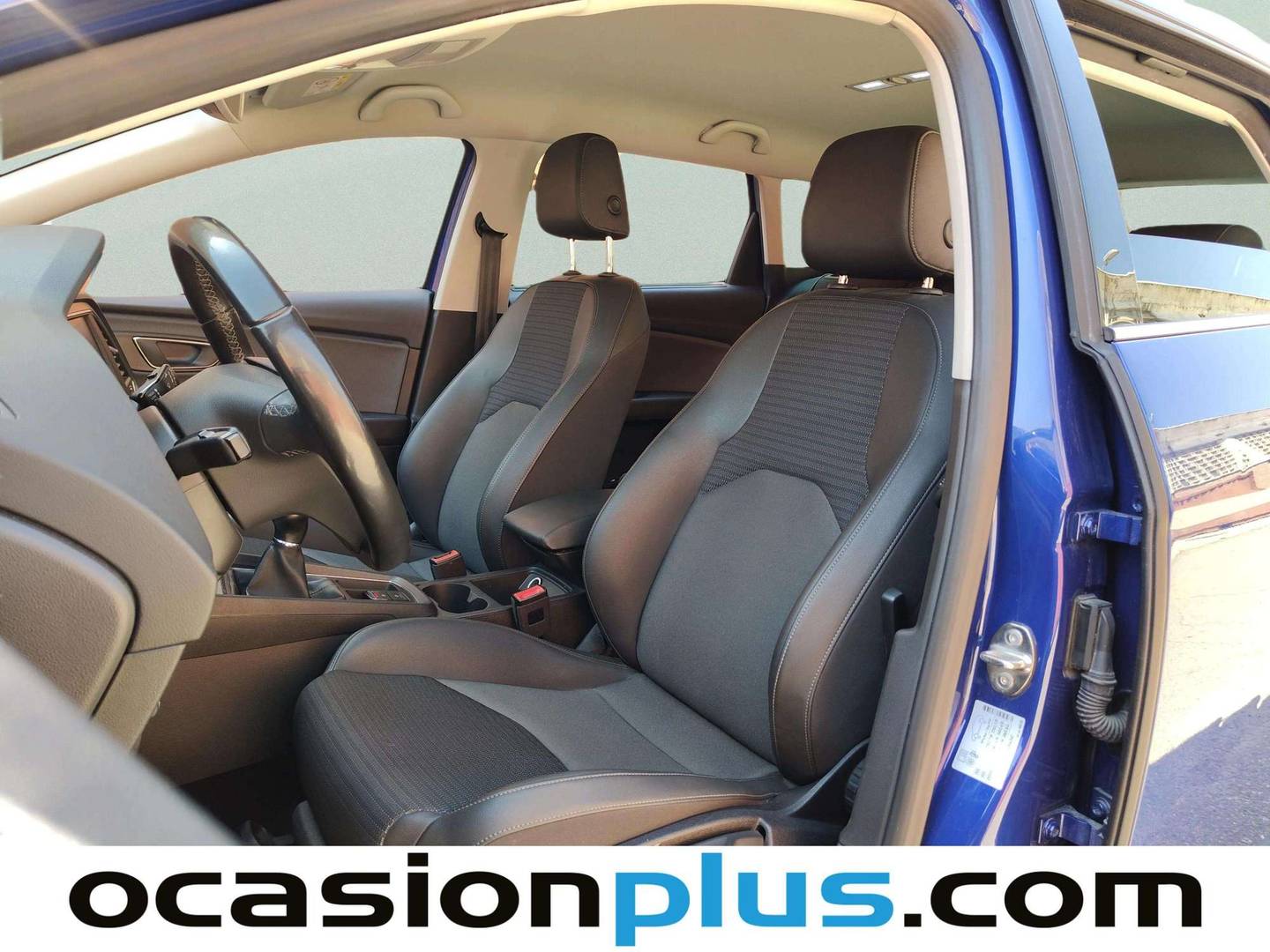 Foto asientos delanteros Seat León Seat León ST 2.0 TDI S&S Xcellence (150 CV)