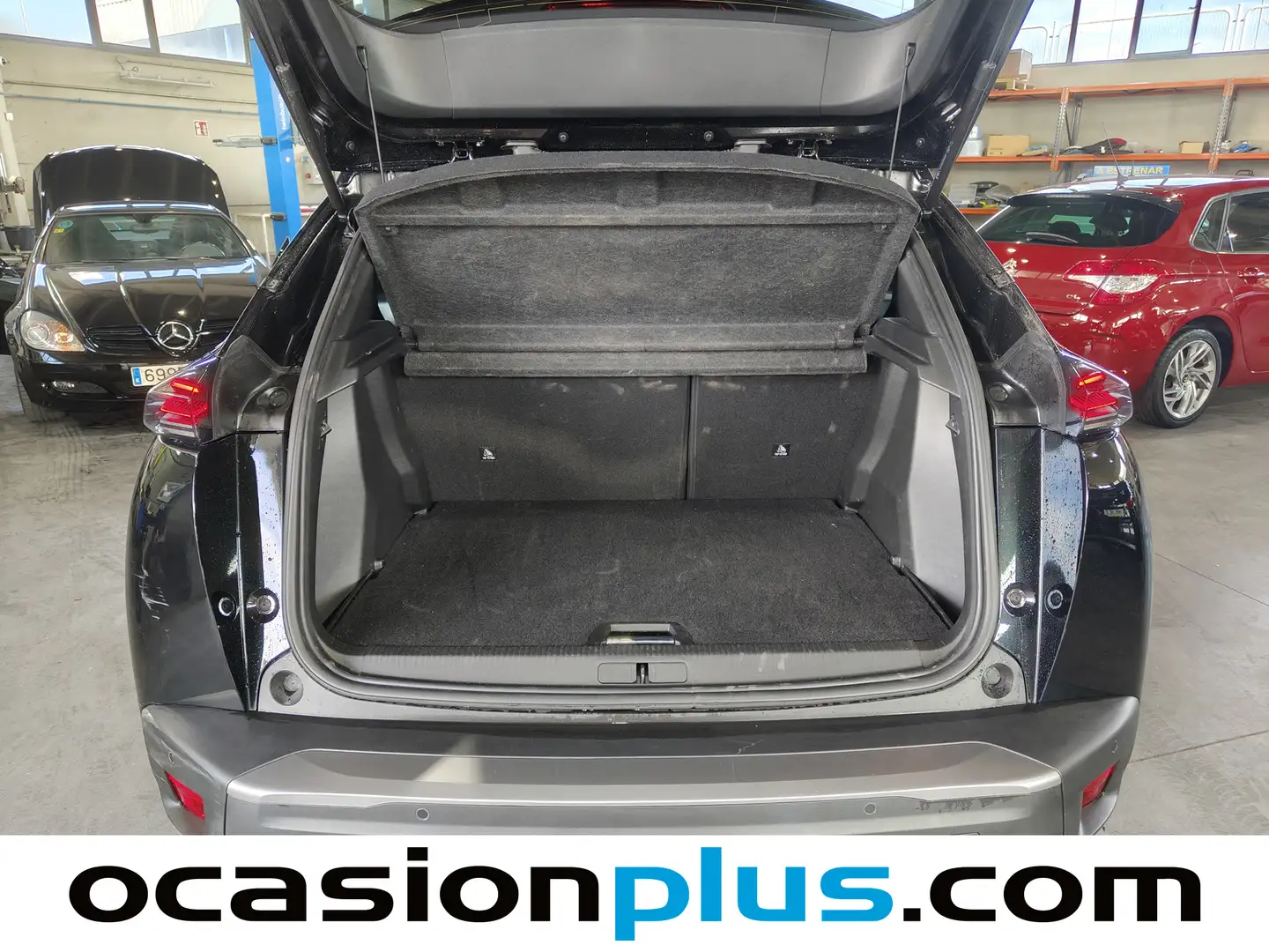 Foto Peugeot 2008 Peugeot 2008 Allure Hybrid eDCS6  (136 CV)