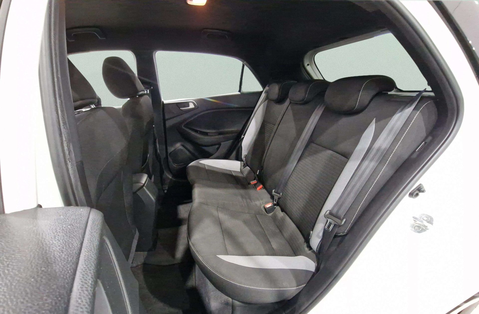 Hyundai i20 1.2 MPI Elegant Nav - foto 11