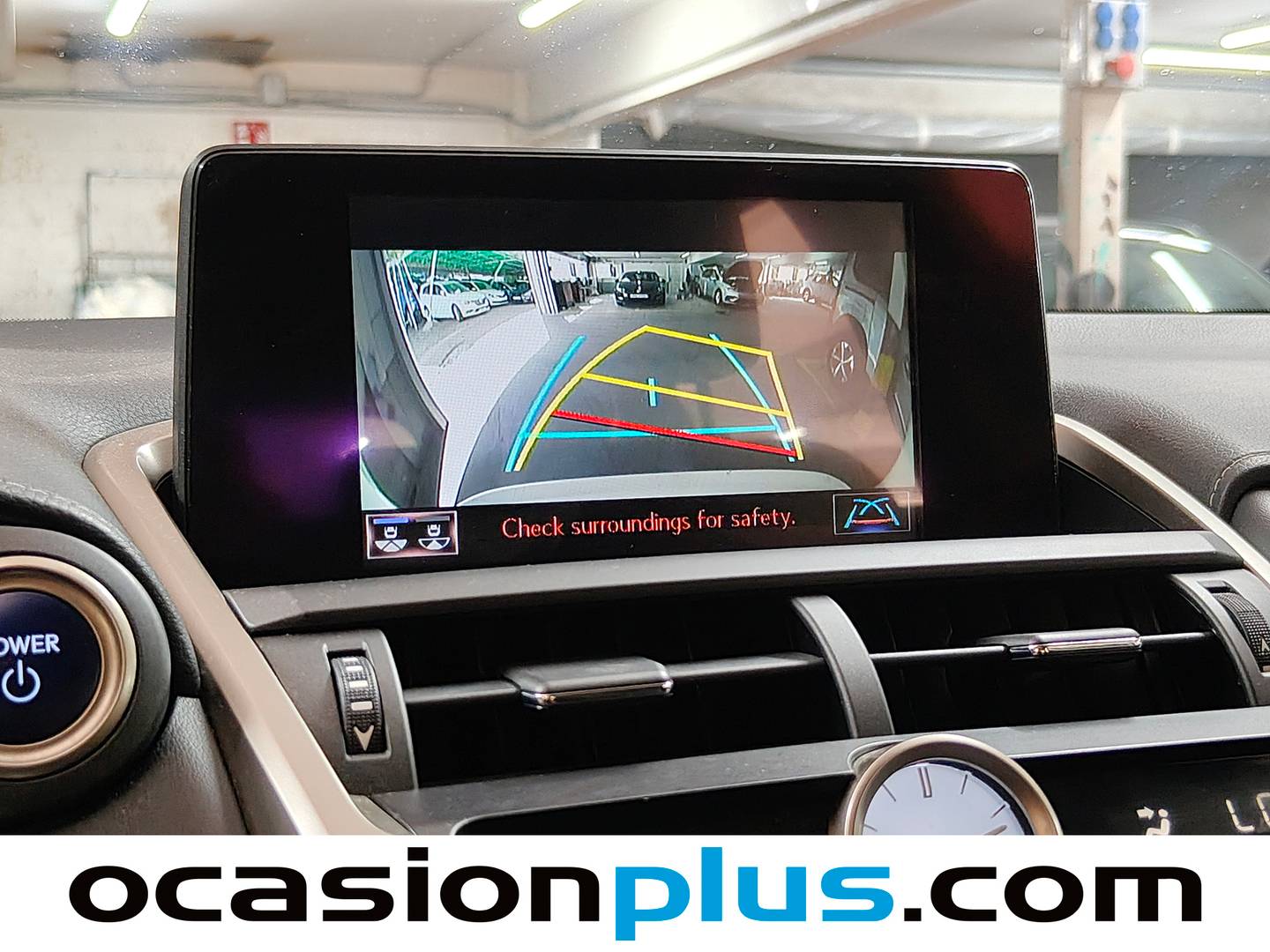 Equipamiento del Lexus NX Lexus NX 300h Business Navigation 2WD (197 CV)