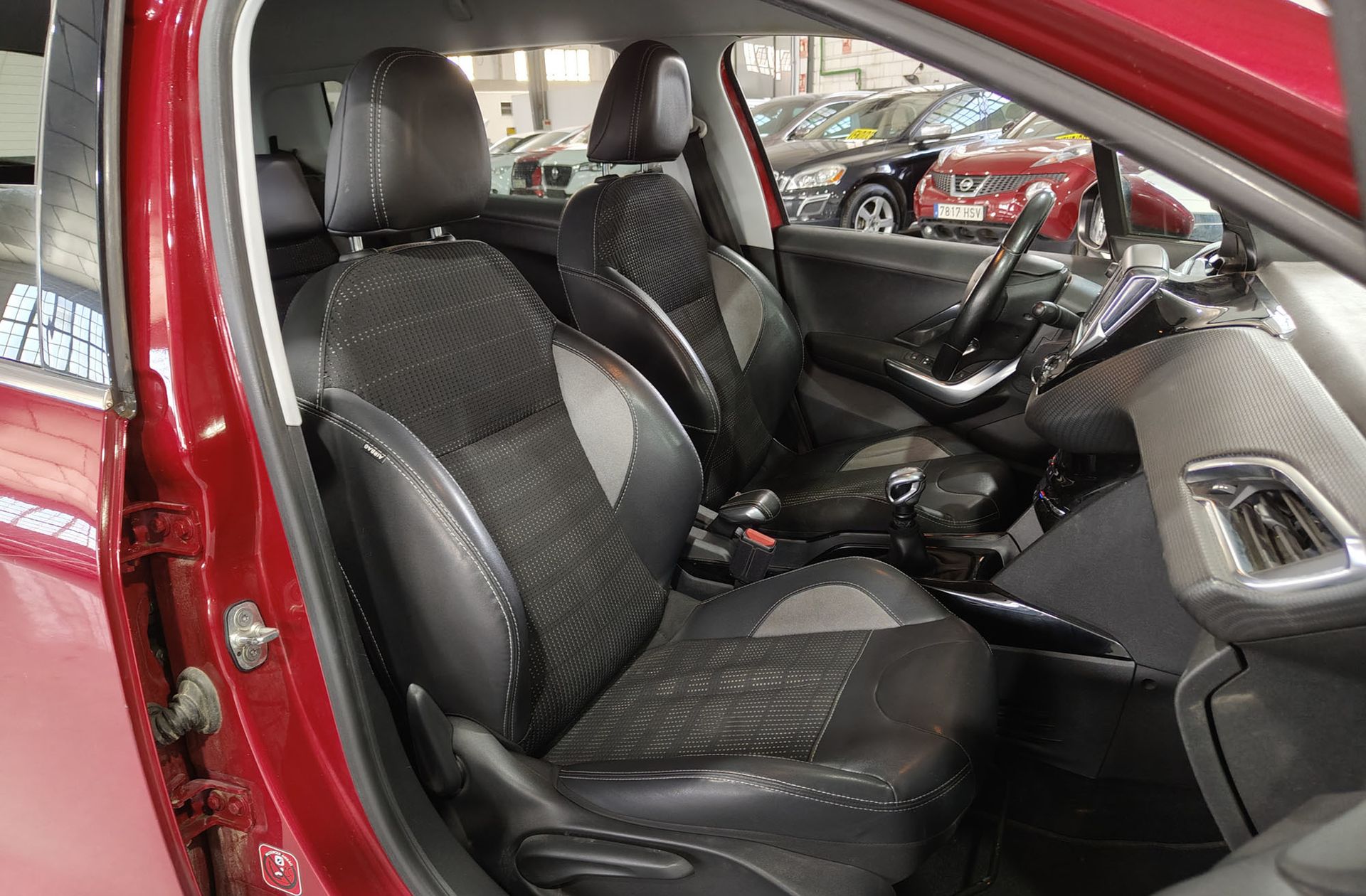 Peugeot 2008 BlueHDi 120 Allure - foto 17