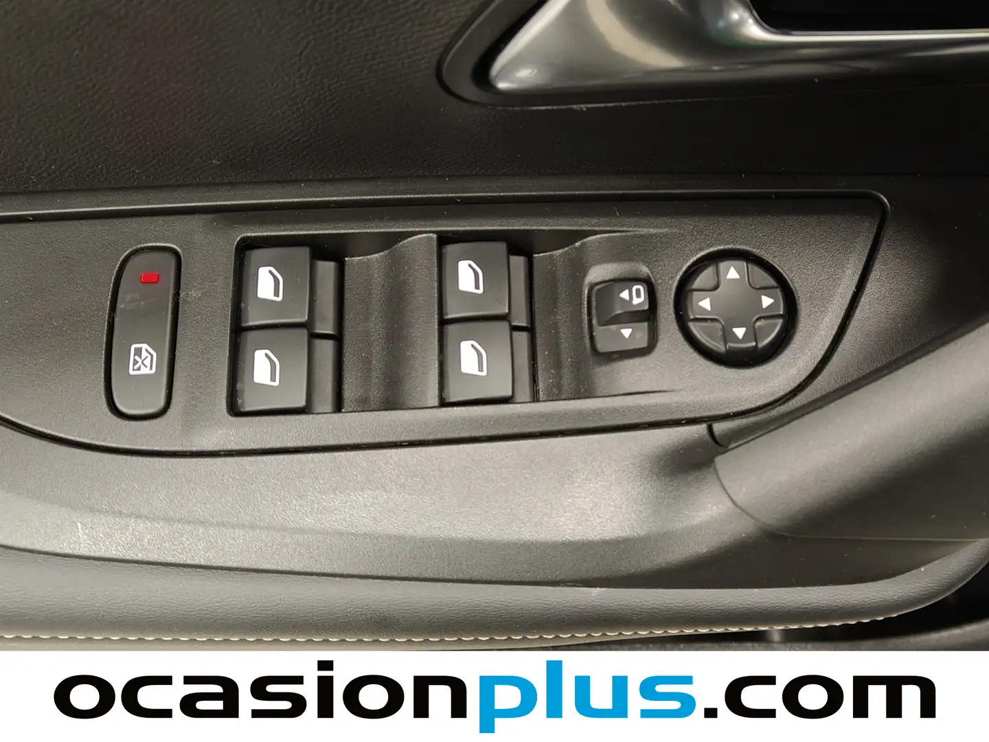 Foto Peugeot 2008 Peugeot 2008 Allure Hybrid eDCS6 (145 CV)