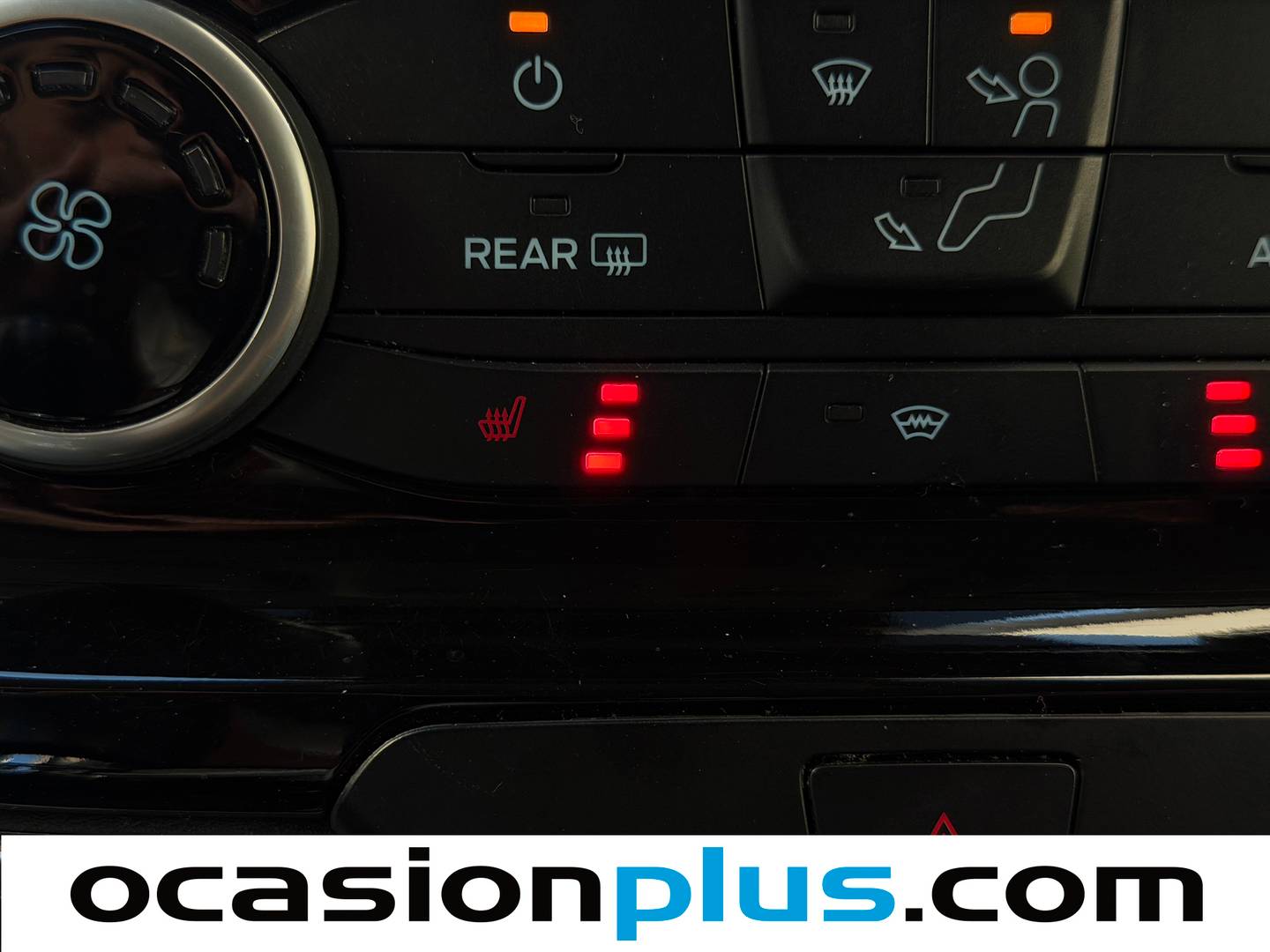 Equipamiento del Ford Tourneo Custom Ford Tourneo Custom 2.0 Ecoblue L1 Titanium (130 CV) 8 plazas