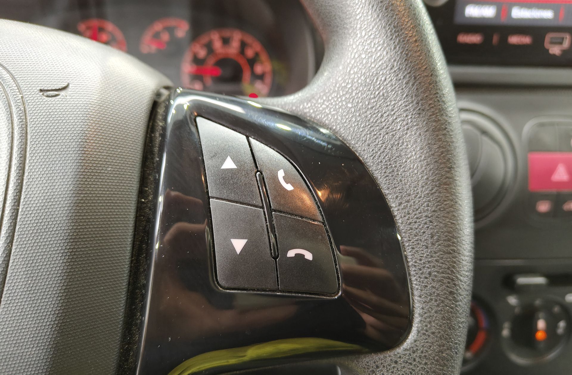 Fiat Fiorino Cargo Furgon 1.3 MultiJet SX N1 - foto 18