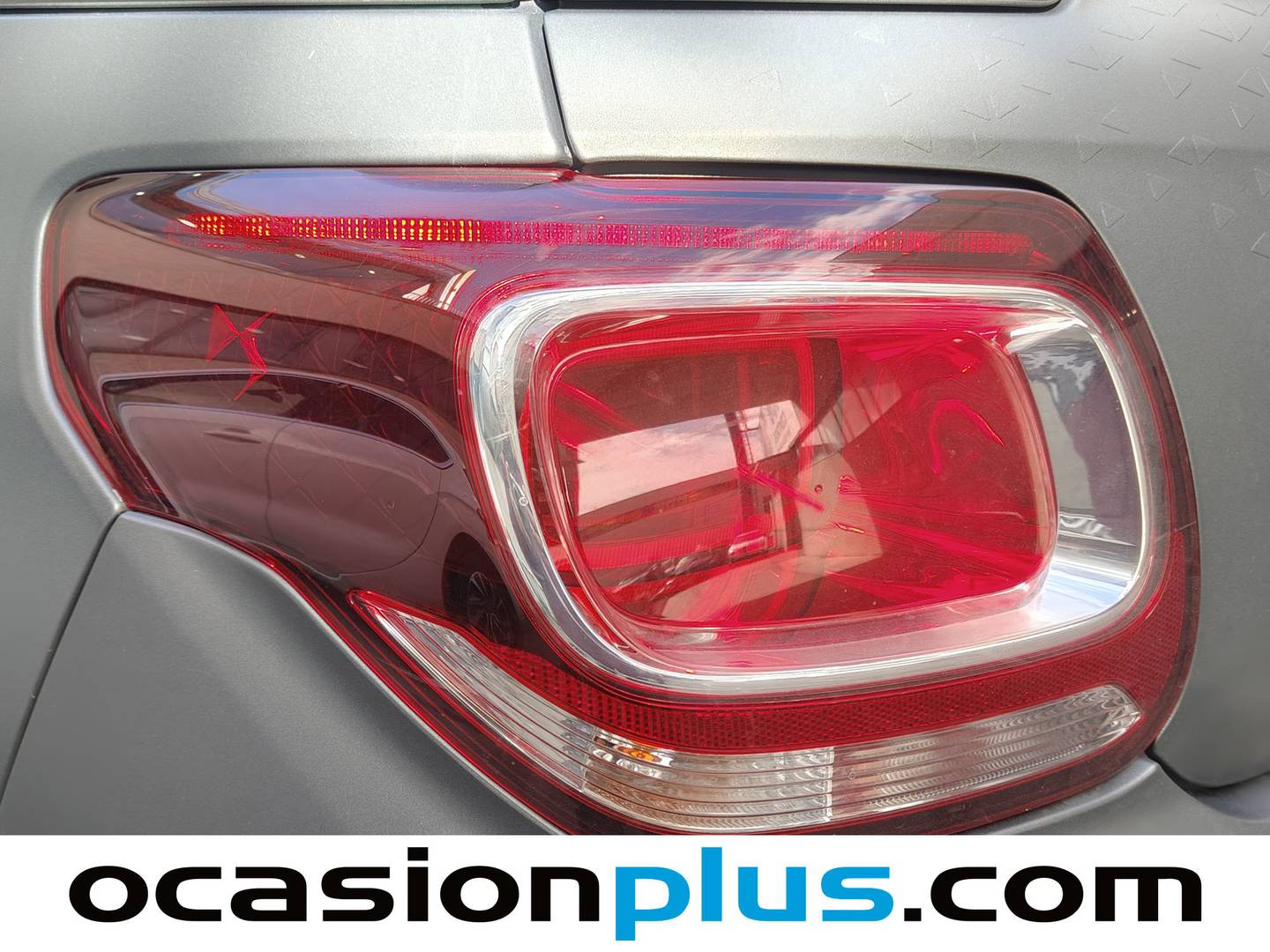 Foto DS DS 3 DS DS3 Crossback PureTech 110 S&S Dark Side EAT6  (110 CV)