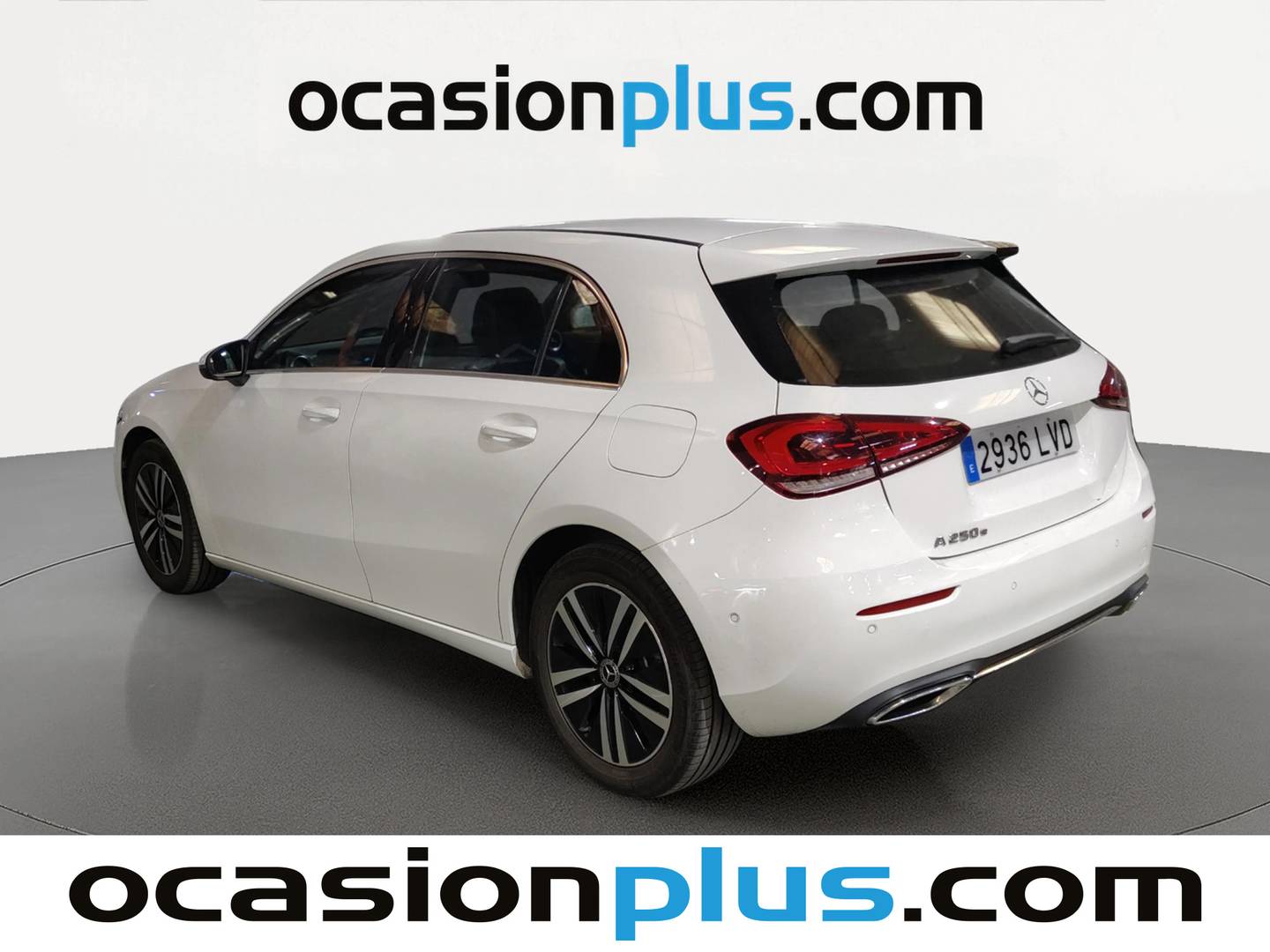 Foto trasera Mercedes Clase A Mercedes-Benz Clase A 250 e (218 CV) derecha