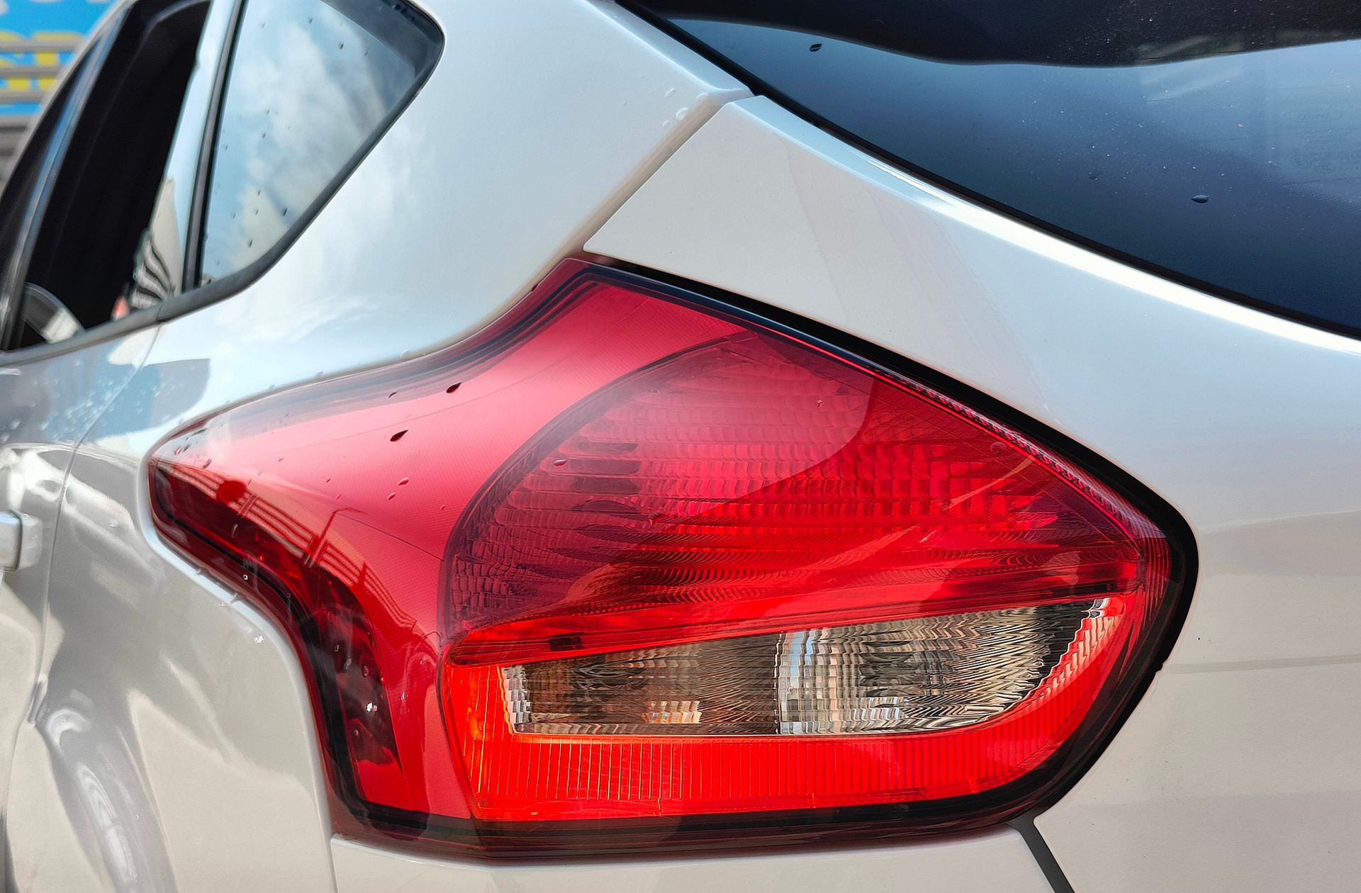 Ford Focus 1.0 EcoBoost ST-Line - foto 16