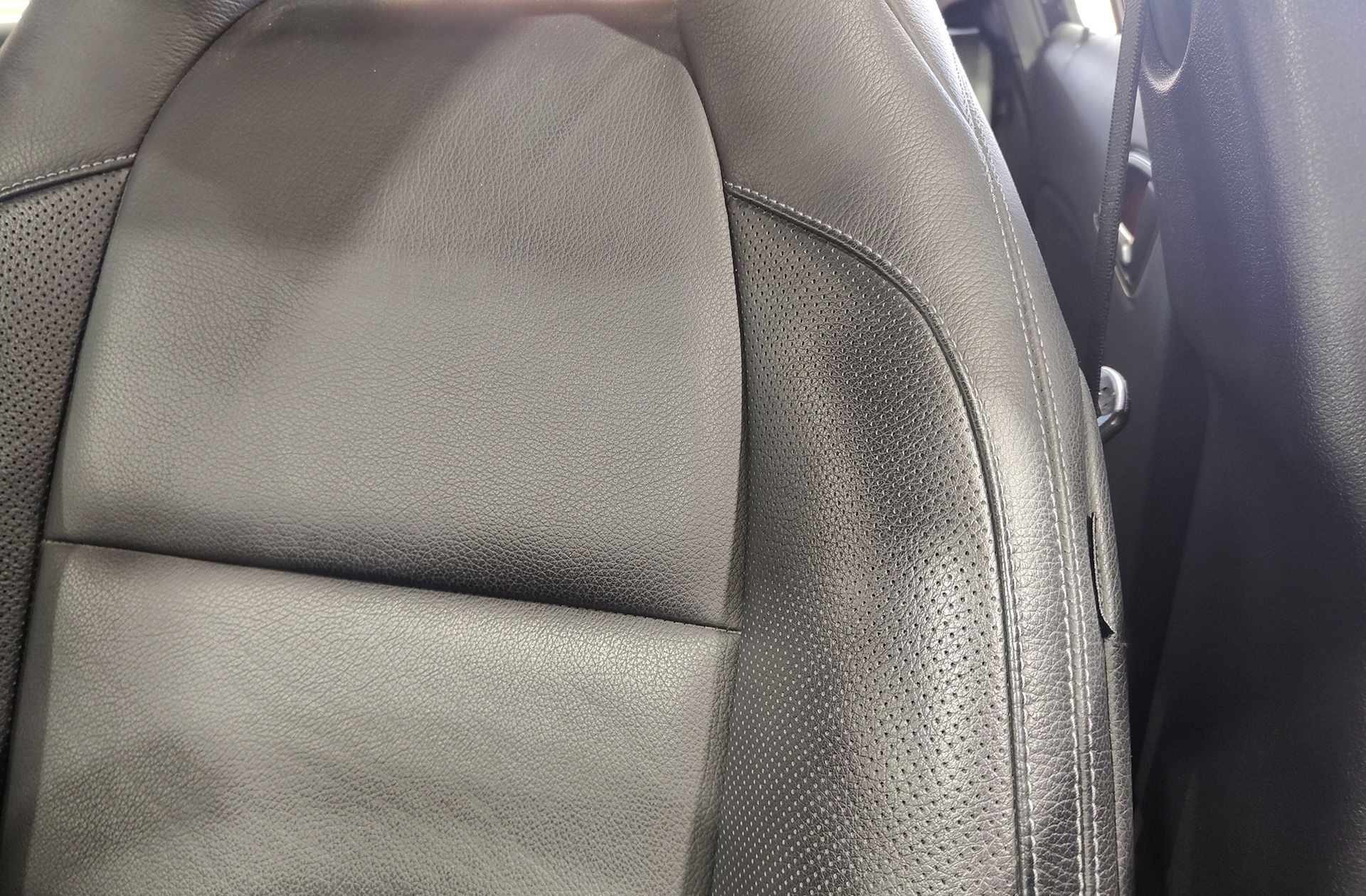 Mercedes-Benz GLA 250 4Matic Urban - foto 7