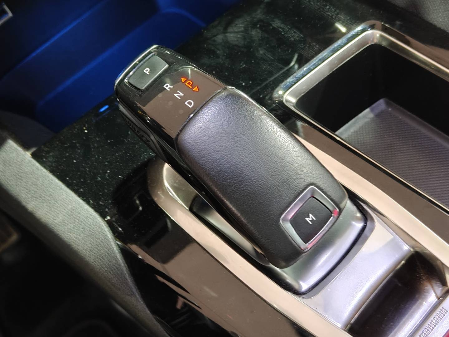 Foto Peugeot 3008 Peugeot 3008 PureTech 130 S&S Allure EAT8 (130 CV)