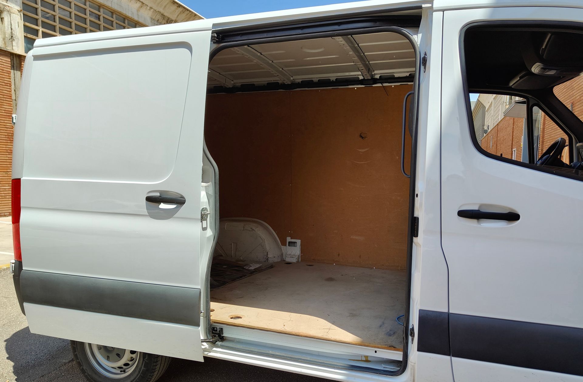 Mercedes-Benz Sprinter Furgon 311 CDI Corto 3.5T - foto 14