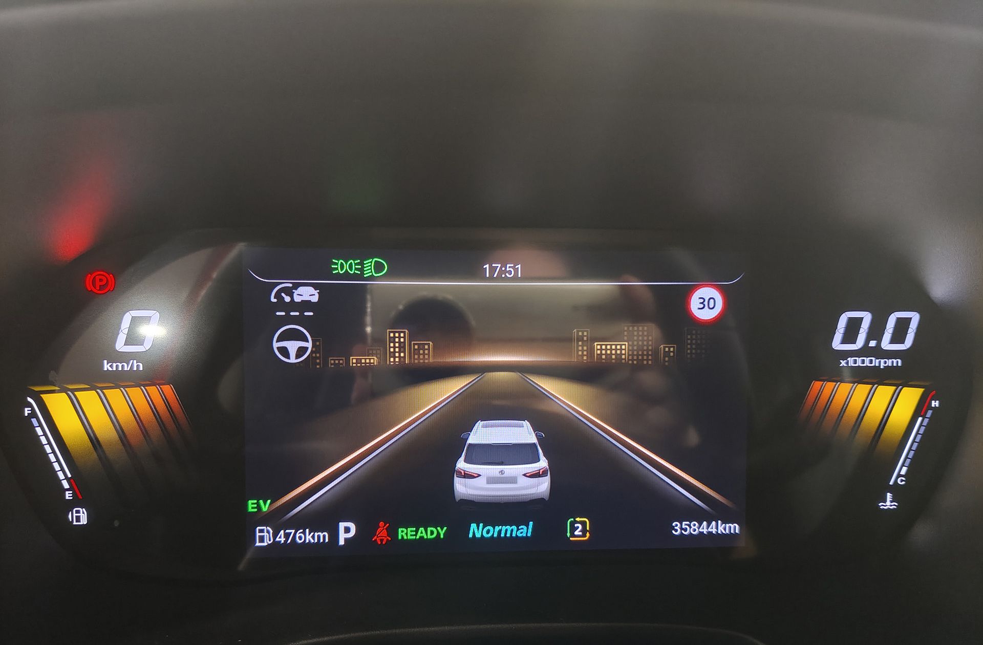 MG ZS 1.5 Hybrid+ Luxury - foto 26