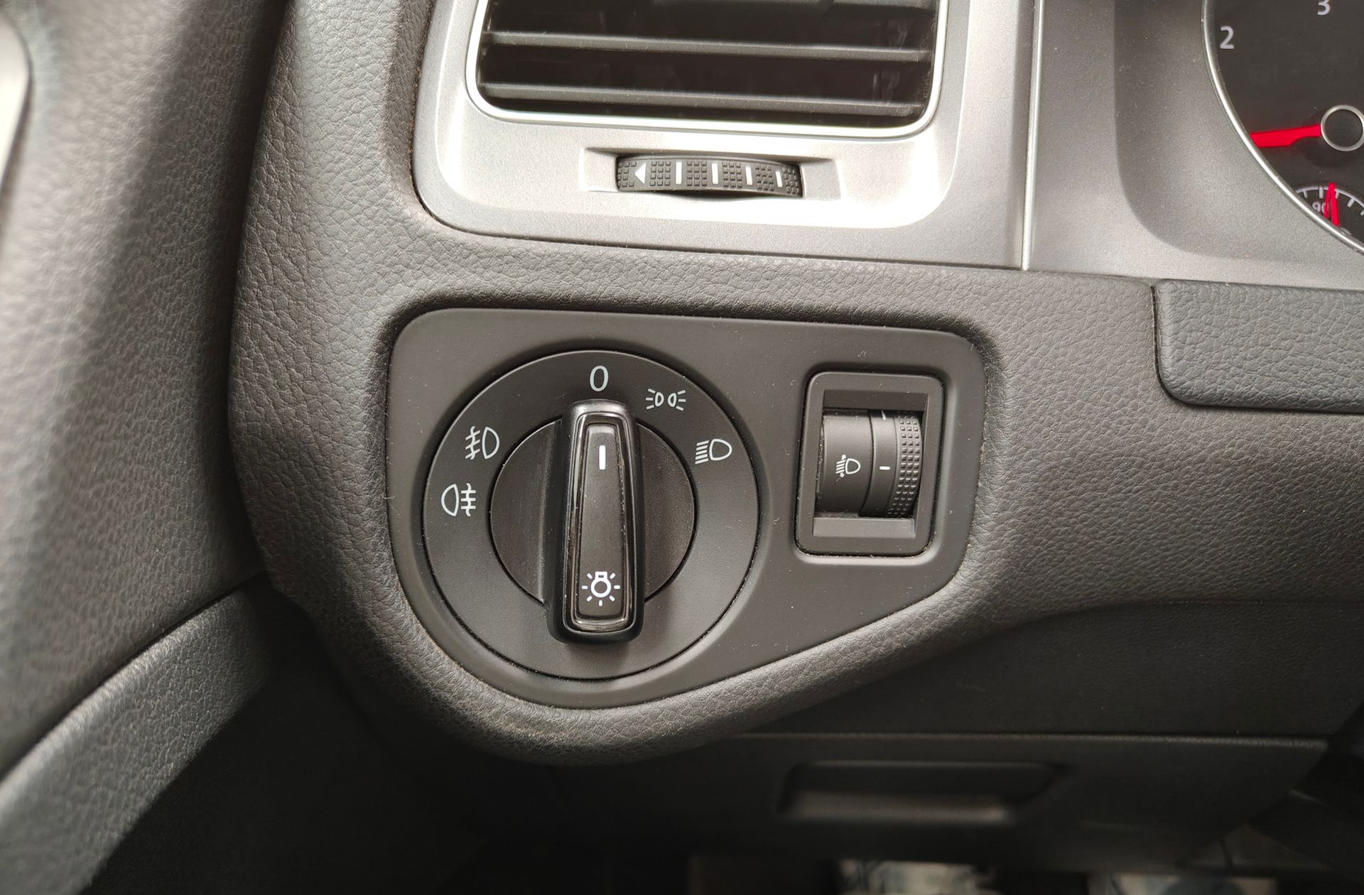 Volkswagen Golf Edition 1.6 TDI BMT - foto 20