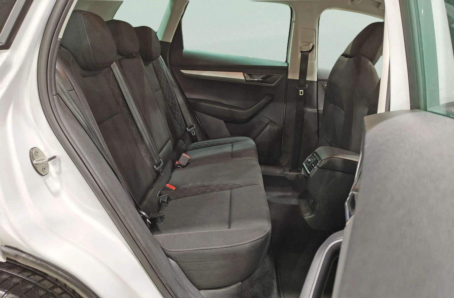 Škoda Karoq 1.6 TDI Ambition - foto 19