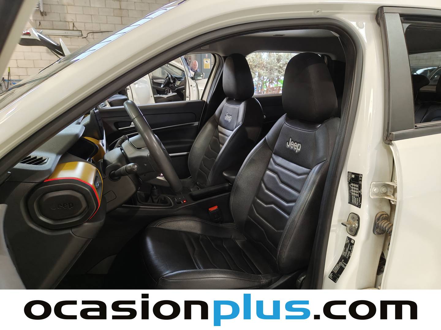 Foto asientos delanteros Jeep Avenger Jeep Avenger 1.2 G Summit  (100 CV)