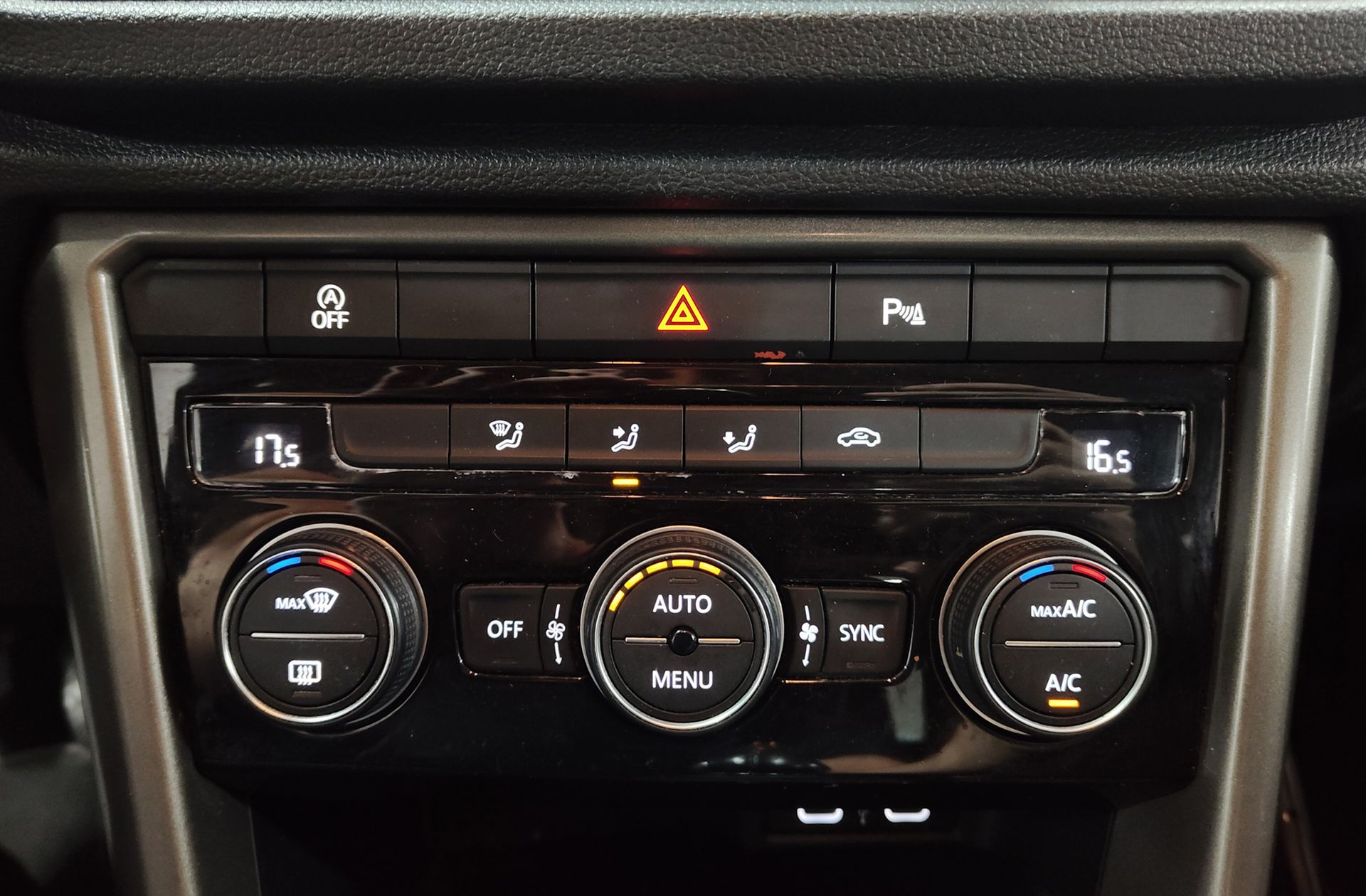 Volkswagen T-Roc Advance 1.0 TSI - foto 37