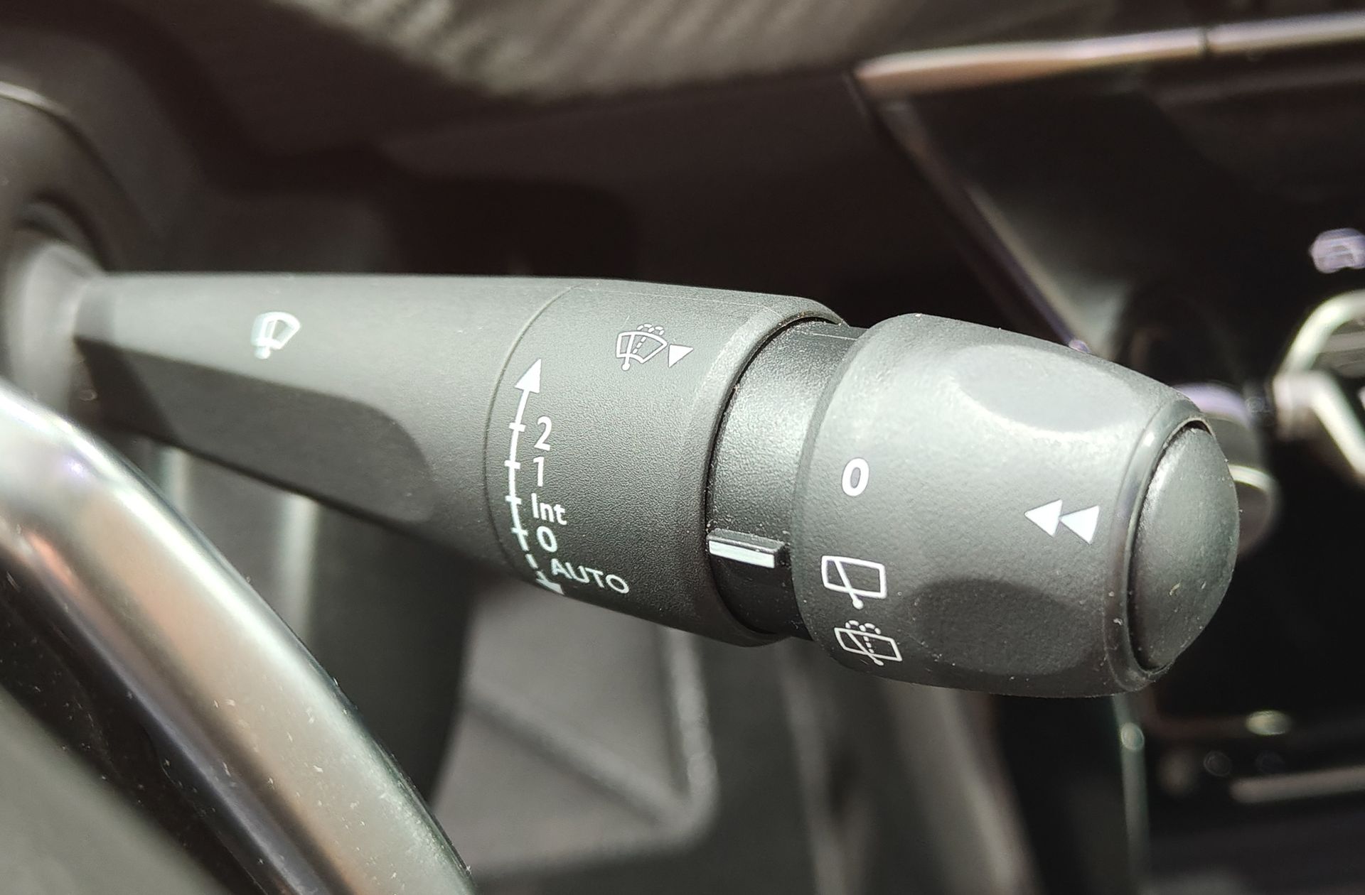 Peugeot 2008 Allure Hybrid eDCS6 - foto 27