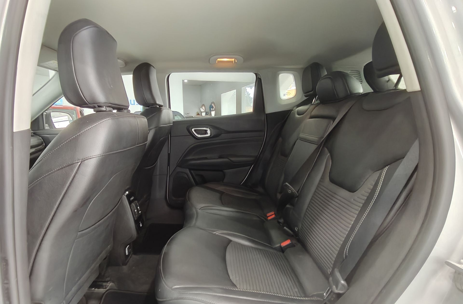 Jeep Compass 1.3 Gse Night Eagle FWD - foto 10